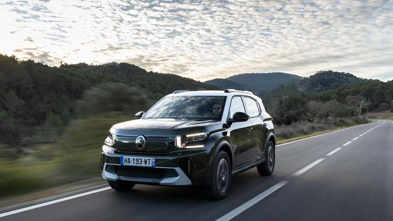 Η εξωτερική σχεδίαση του νέου C3 Aircross εκφράζει τη δύναμη και τη στιβαρότητα ενός τυπικού SUV