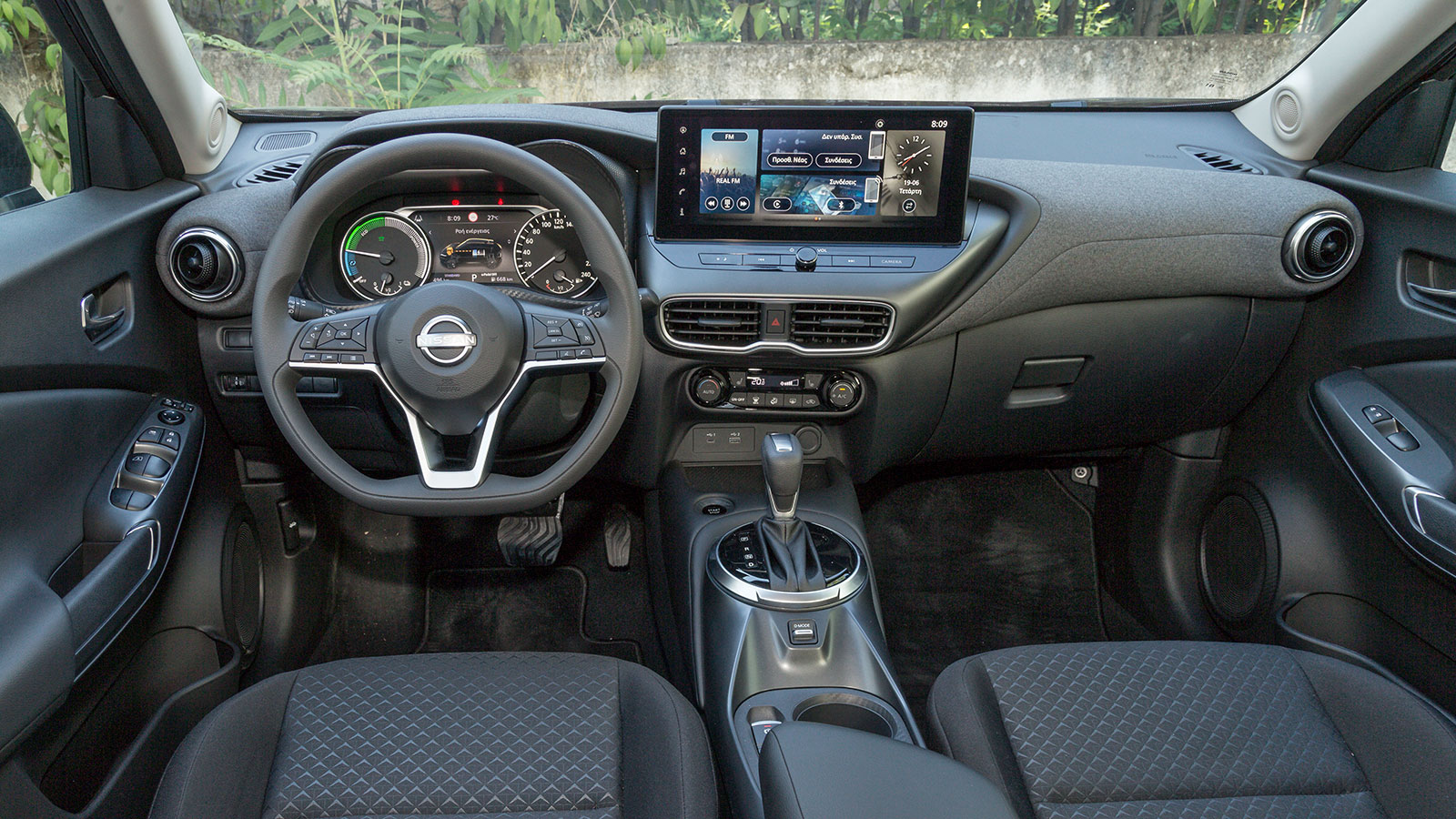 Nissan Juke. Πόσο καλό είναι σε εξοπλισμό άνεσης και ασφάλειας.