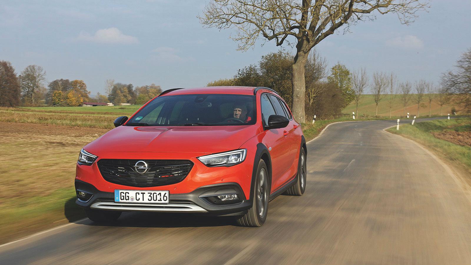 Η Opel κατάφερε και έφτιαξε ένα πολύ όμορφο αυτοκίνητο που συνδυάζει τα σπορ με τα εκτός δρόμου χαρακτηριστικά