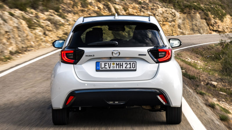 Mazda 2 Hybrid: Mε νέα εμφάνιση, συνεχίζει με τον κινητήρα του Yaris