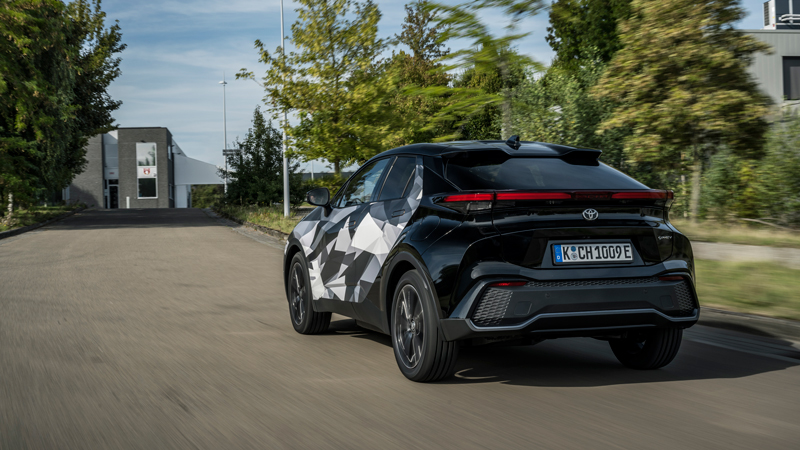 Οδηγούμε το νέο Plug-In Toyota C-HR των 223 ίππων!