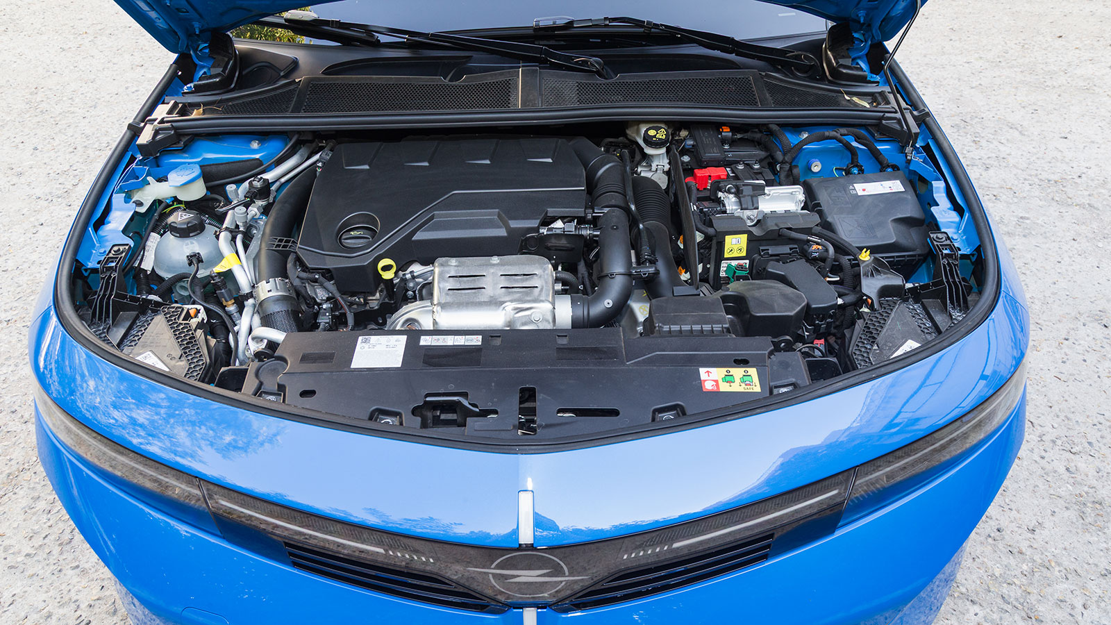 Opel Astra. Τι βαθμό παίρνει σε κατανάλωση, χώρους, επιδόσεις, εγγυήσεις.