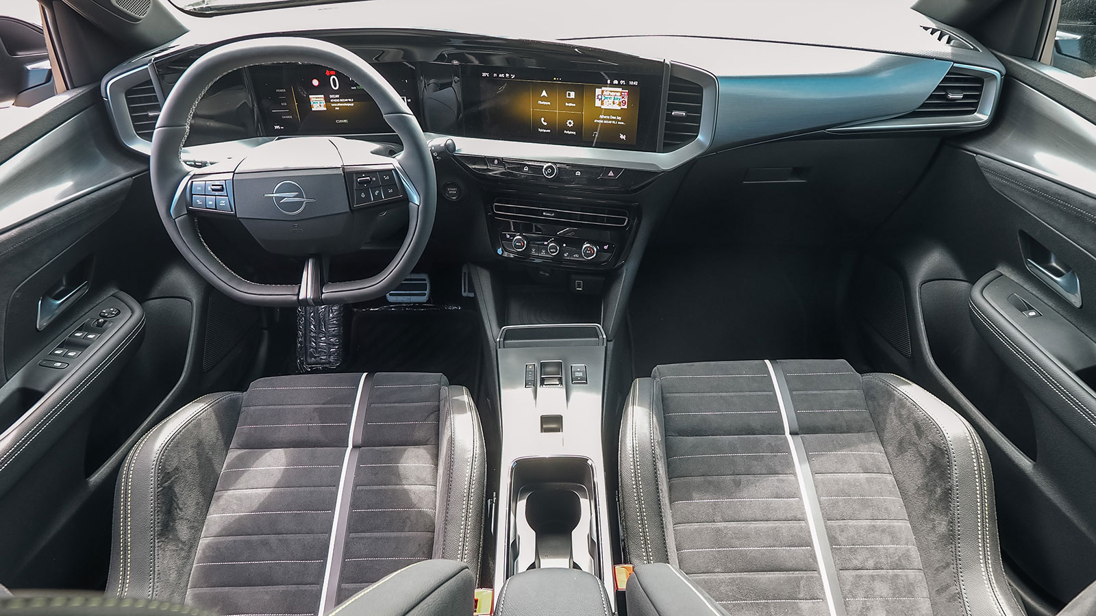 Opel Mokka. Πόσο καλό είναι σε εξοπλισμό άνεσης και ασφάλειας.