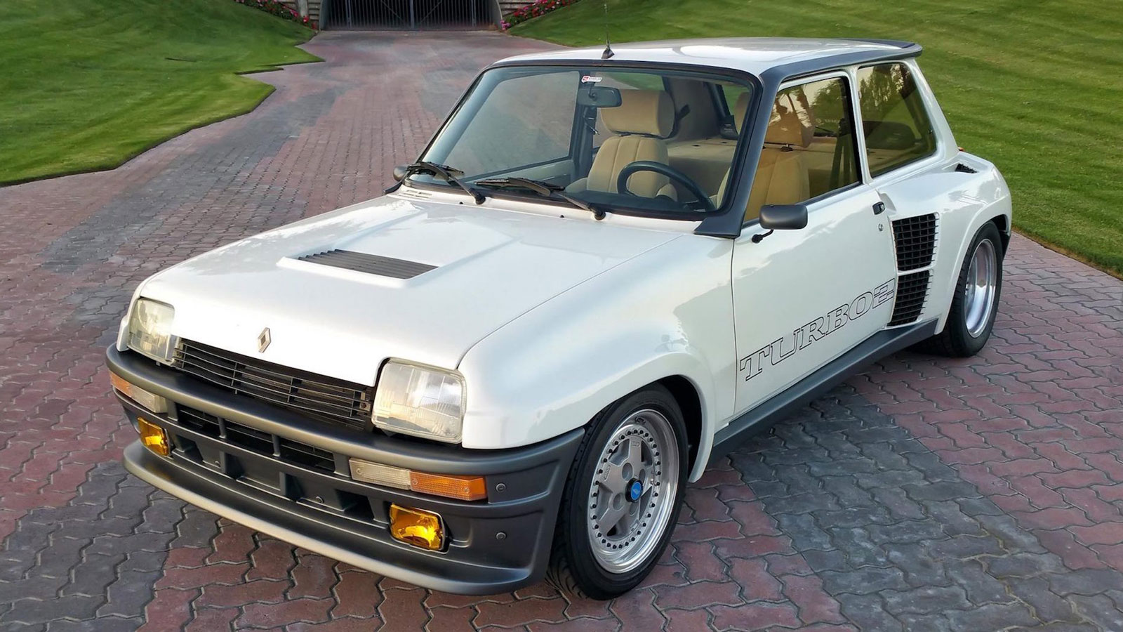 Δε φαντάζεστε τι μοτέρ φοράει αυτό το Renault 5 Turbo