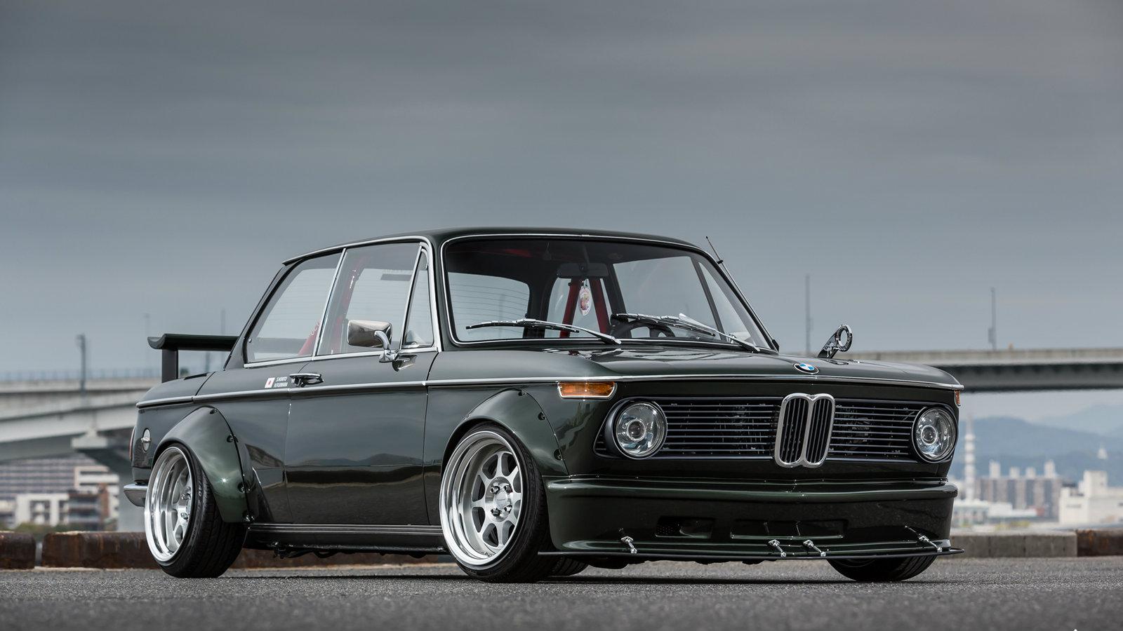 Η Retro BMW 2002 tii από την Ultrabox (+video)