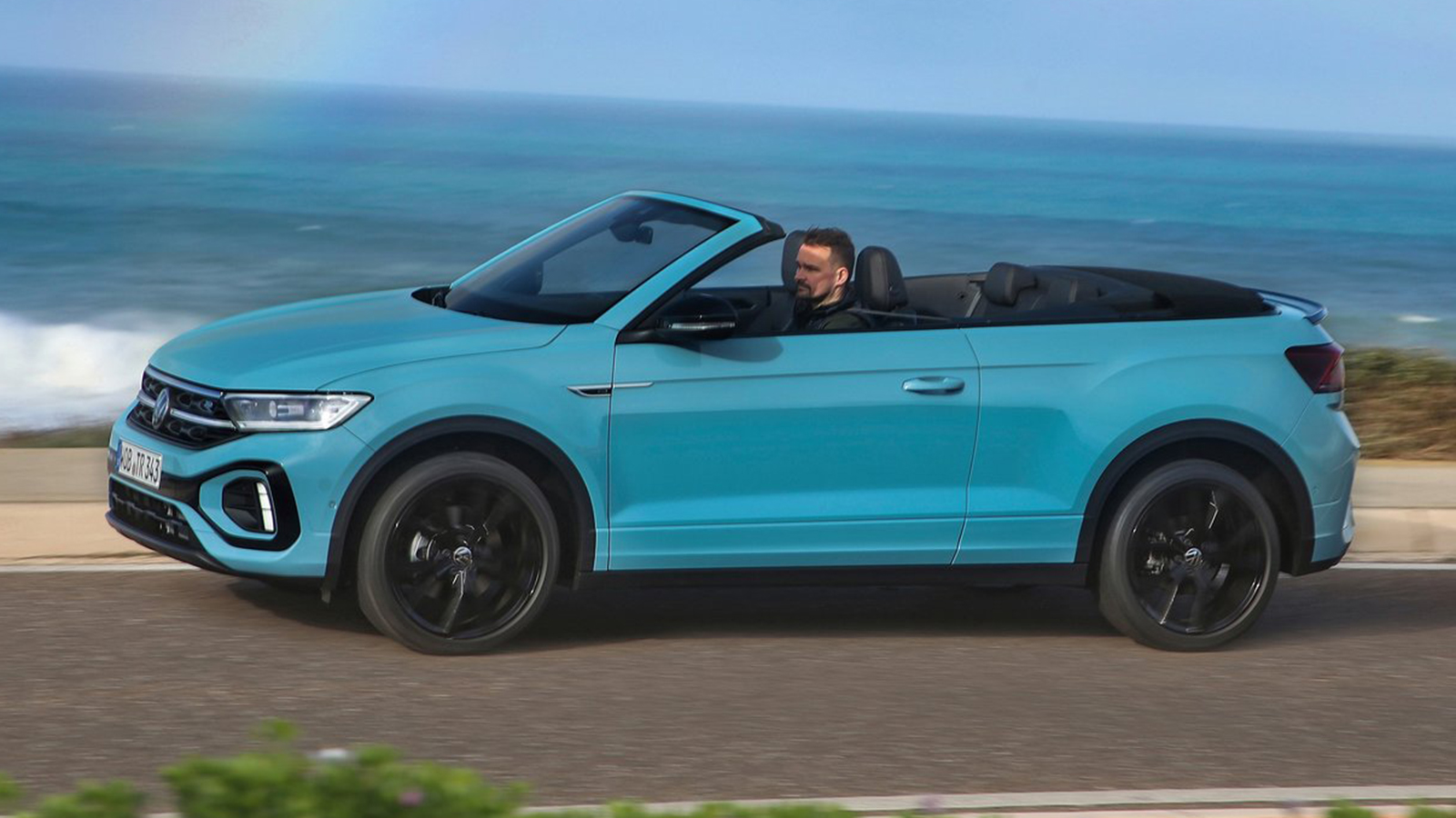 Στην Ελλάδα το «καλοκαιρινό» VW T-Roc cabrio