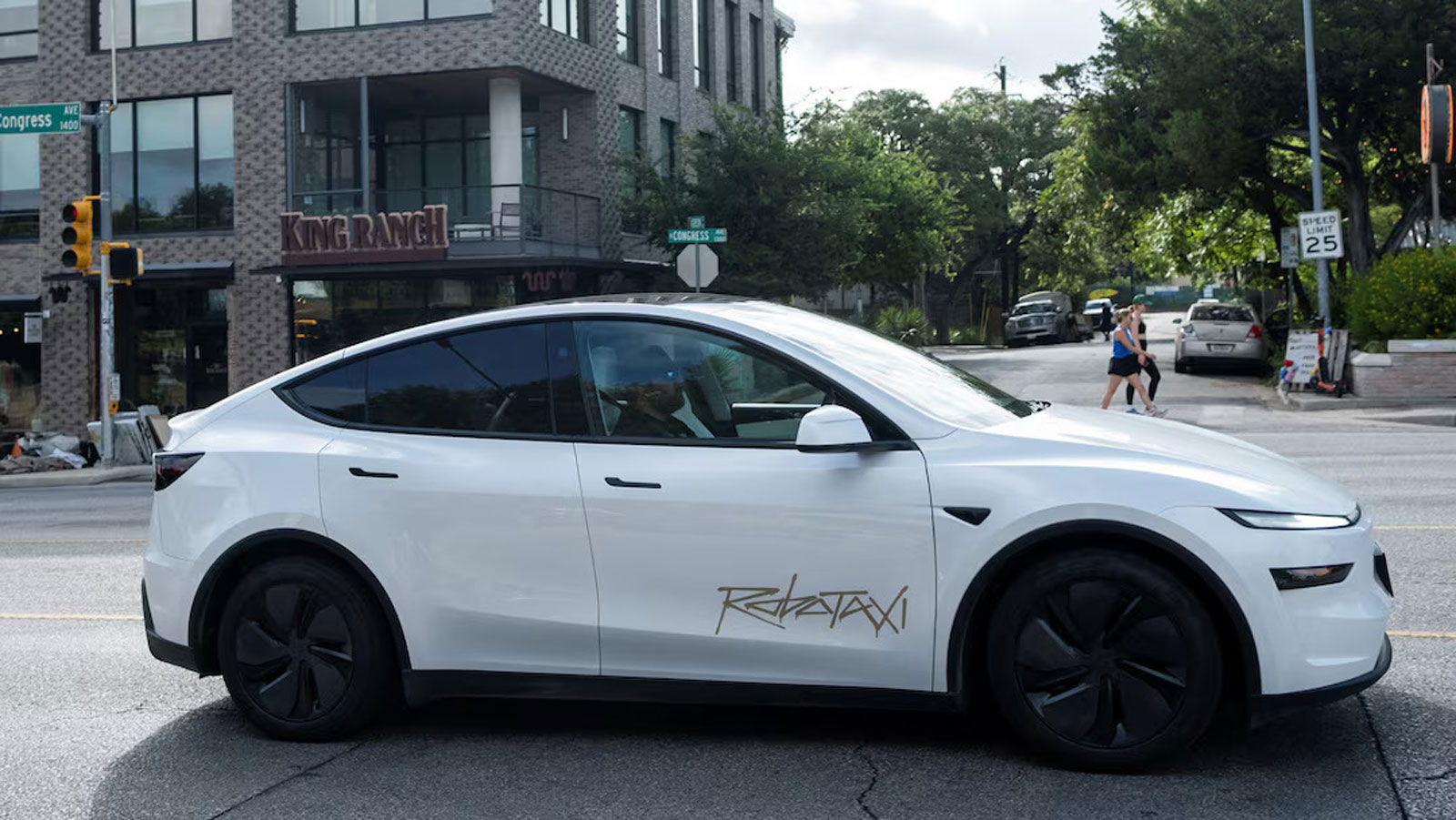 «Δεν θα μπαίναμε ποτέ σε Robotaxi» - Τι λένε πρώην εργαζόμενοι της Tesla «Δεν θα μπαίναμε ποτέ σε Robotaxi» - Τι λένε πρώην εργαζόμενοι της Tesla