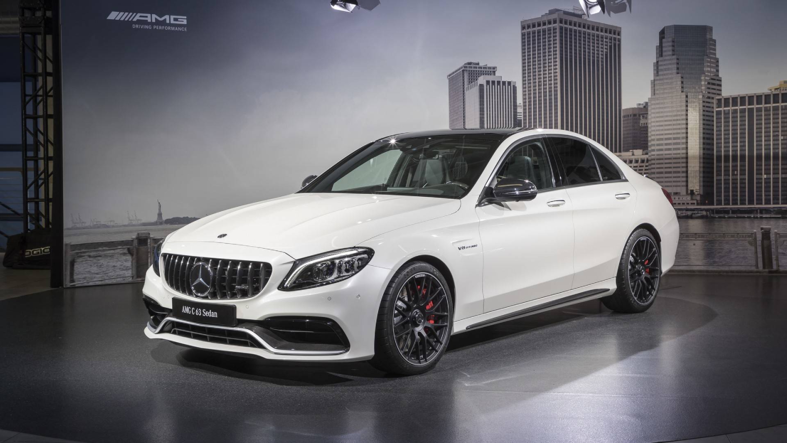 Τέρμα το V8 για την AMG C63. Πλέον θα «φοράει» ένα νέο υβριδικό τετρακύλινδρο κινητήρα! 