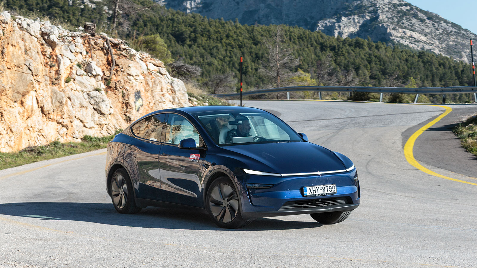 Tesla Model Y. Τι βαθμό παίρνει σε κατανάλωση, χώρους, επιδόσεις, εγγυήσεις.