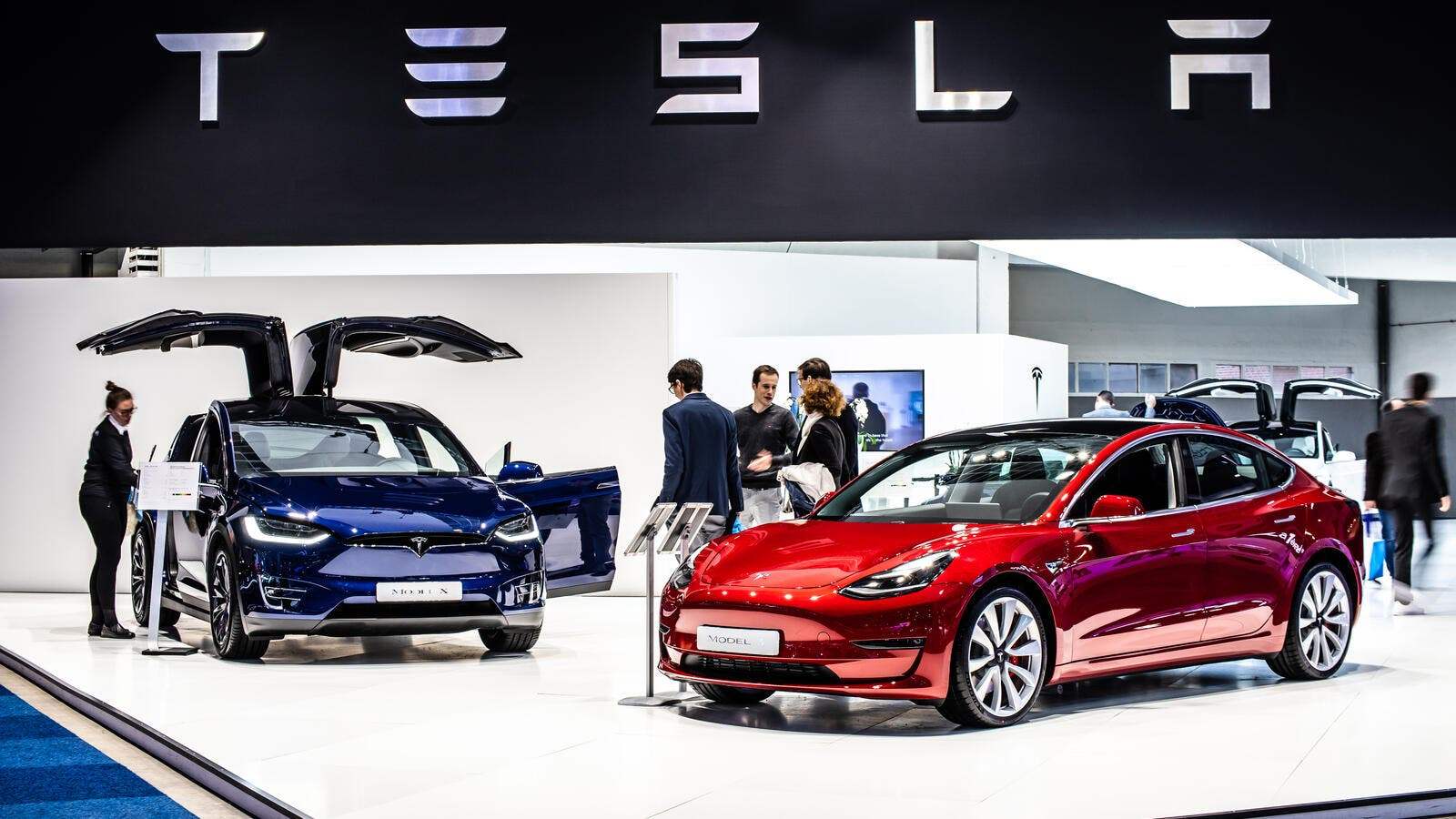 Tesla: Ρεκόρ παραδόσεων στο τρίτο τρίμηνο 