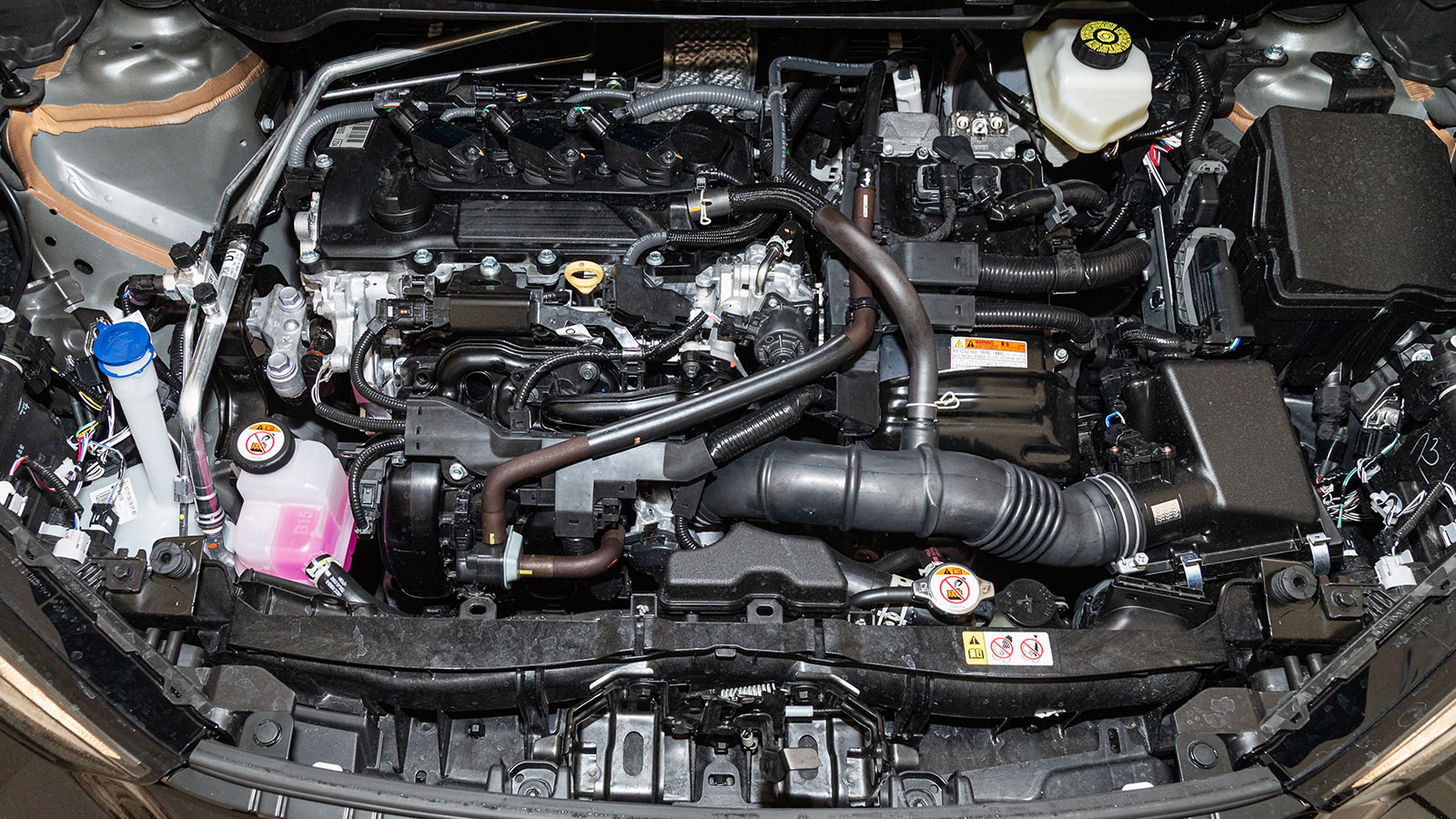 Toyota Aygo X. Τι βαθμό παίρνει σε κατανάλωση, χώρους, επιδόσεις, εγγυήσεις.