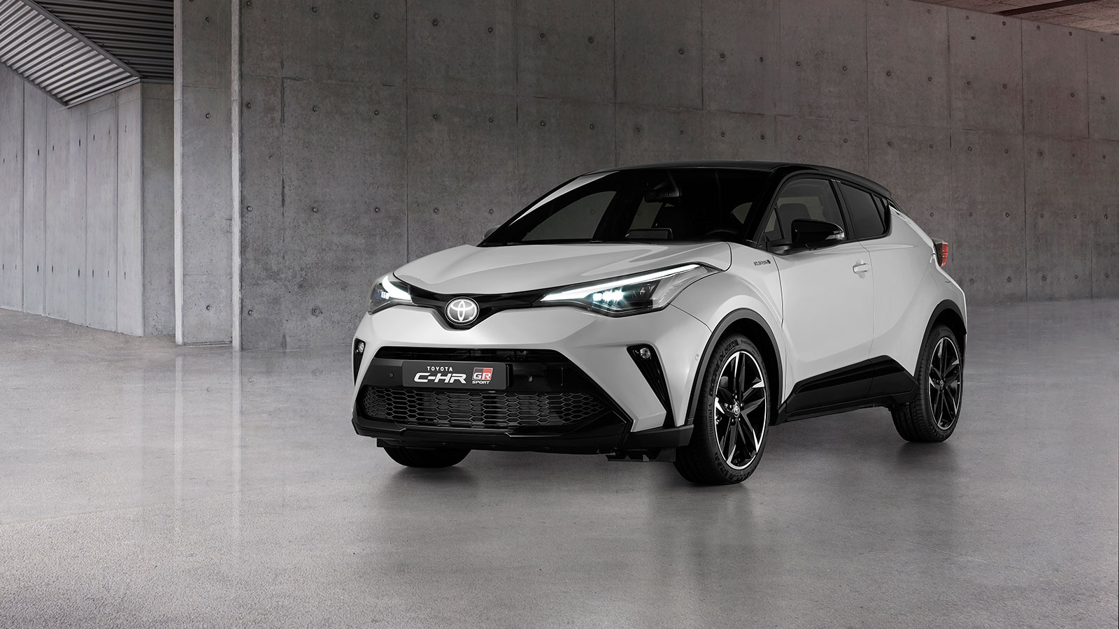 Toyota C-HR: Φρεσκαρισμένο συνεχίζει τις κορυφαίες πωλήσεις