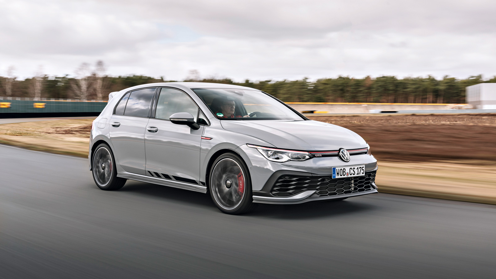 Συγκρίνουμε το VW Golf GTI με το GTI Clubsport και το Golf R