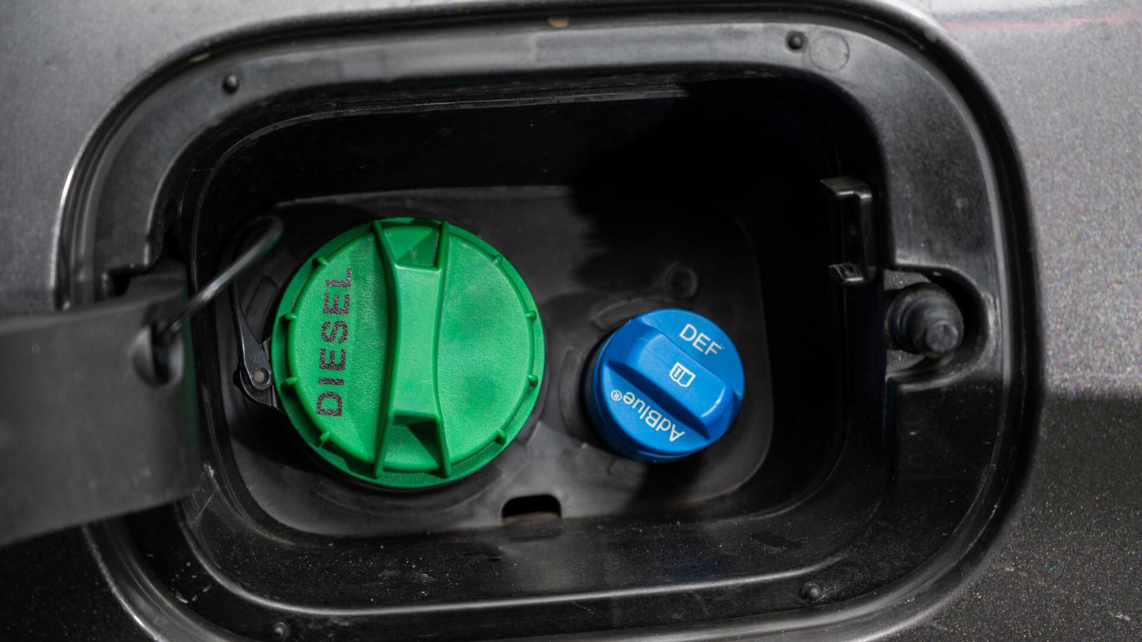 Τι θα πάθει το diesel αυτοκίνητό σου αν τελειώσει το AdBlue; 