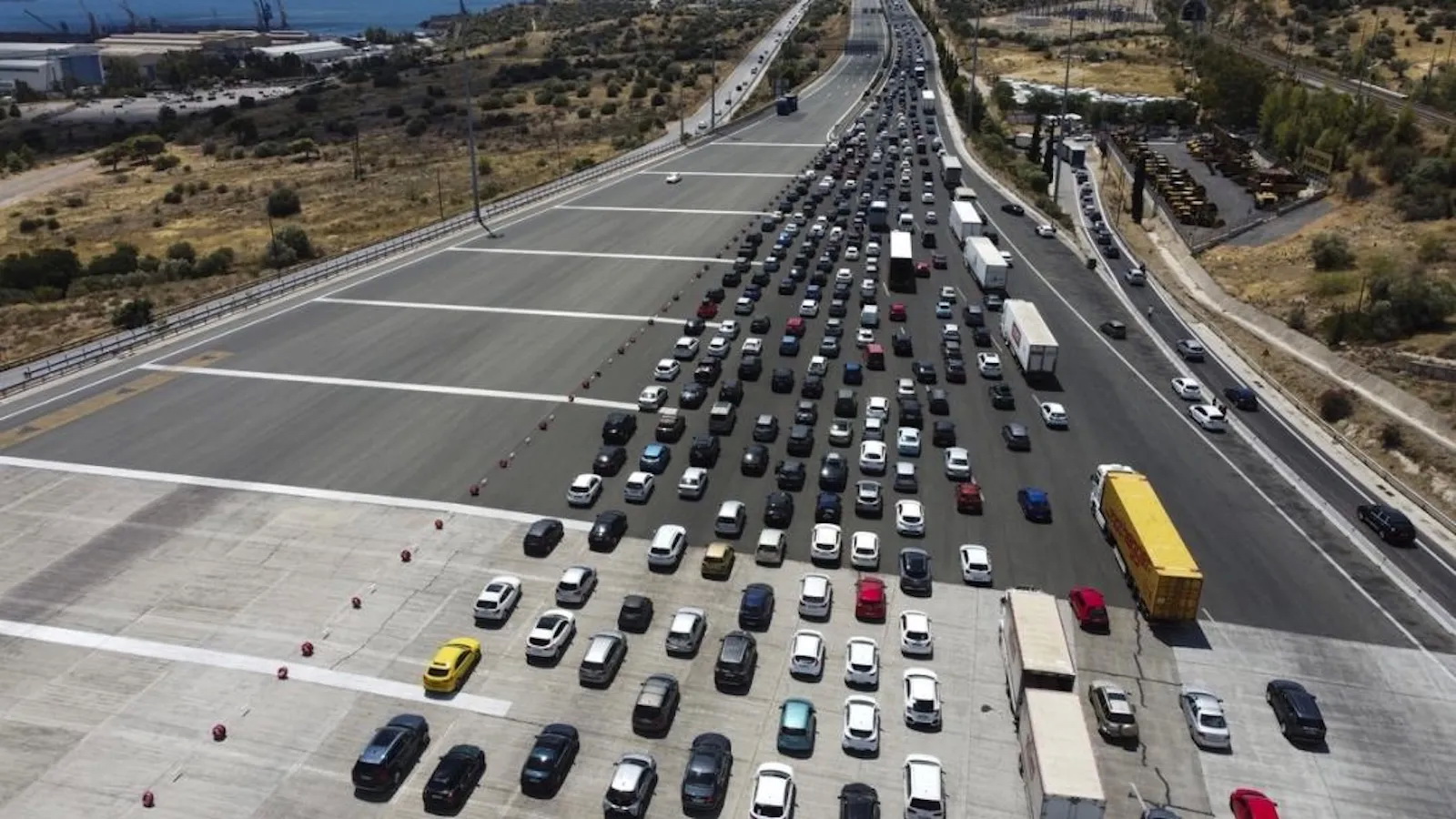 Τροχαία: Μέτρα και απαγόρευση κυκλοφορίας φορτηγών το τριήμερο του Αγ. Πνεύματος Τροχαία: Μέτρα και απαγόρευση κυκλοφορίας φορτηγών το τριήμερο του Αγ. Πνεύματος