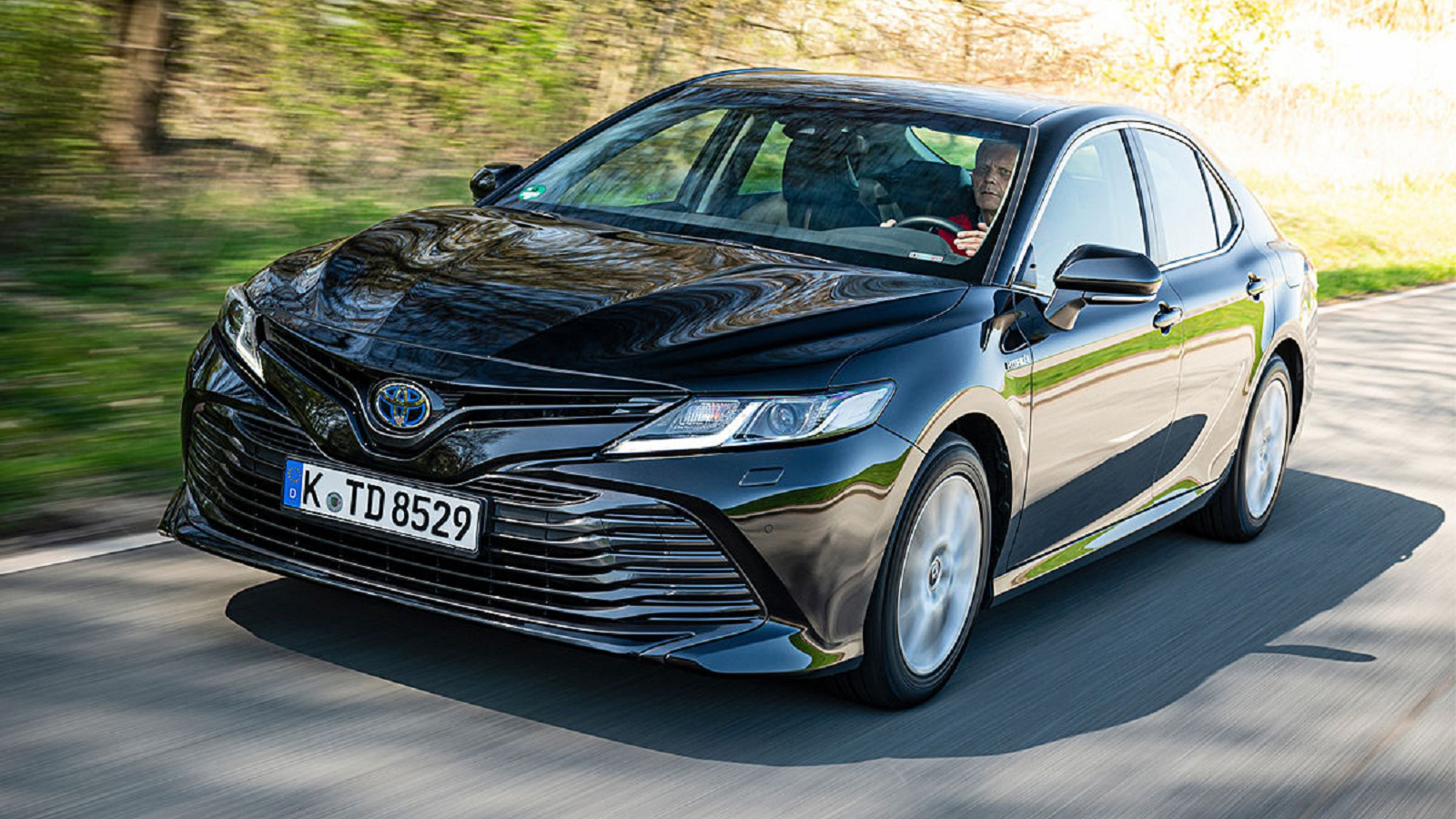 Αμιγώς υβριδικά ή plug-in-hybrid;