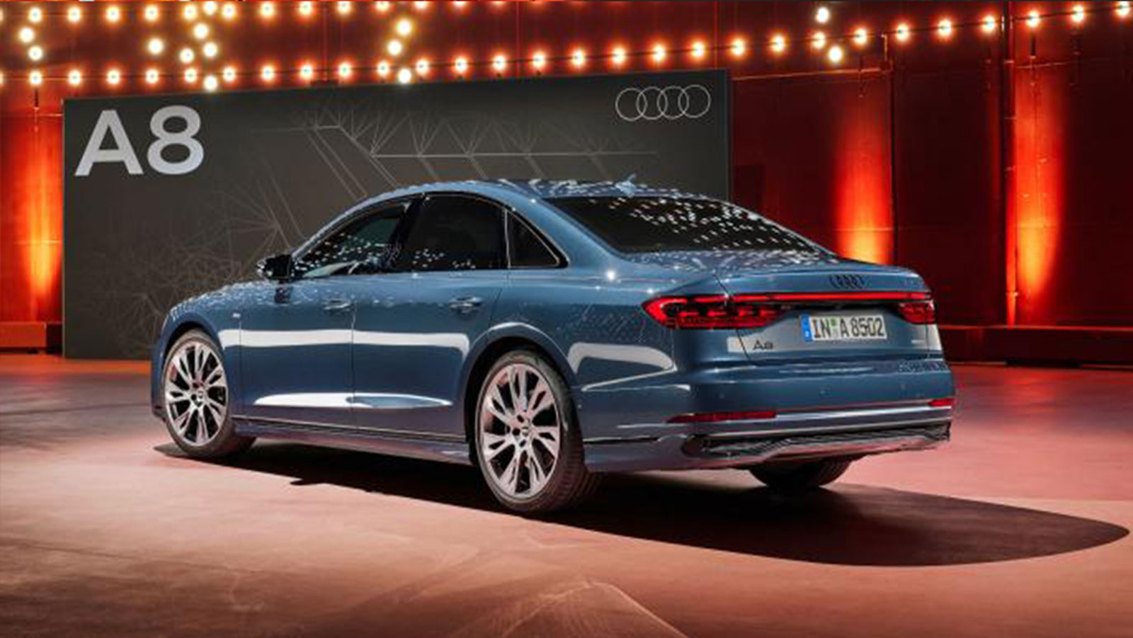 Νέο Audi A8: Νέα μάσκα, πιο premium καμπίνα & S line έκδοση