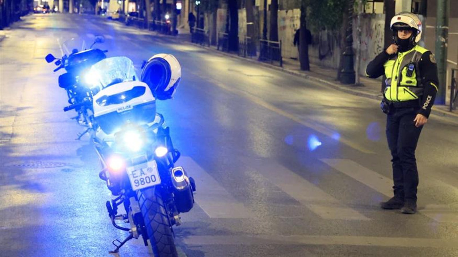 Χειροπέδες σε 27χρονο που έτρεχε με 177 χλμ./ώρα στο Σχιστό!  