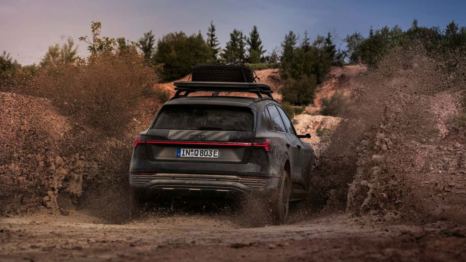 Έτοιμο για αχαλίνωτο off-roading το νέο Audi Q8 e-tron Edition Dakar