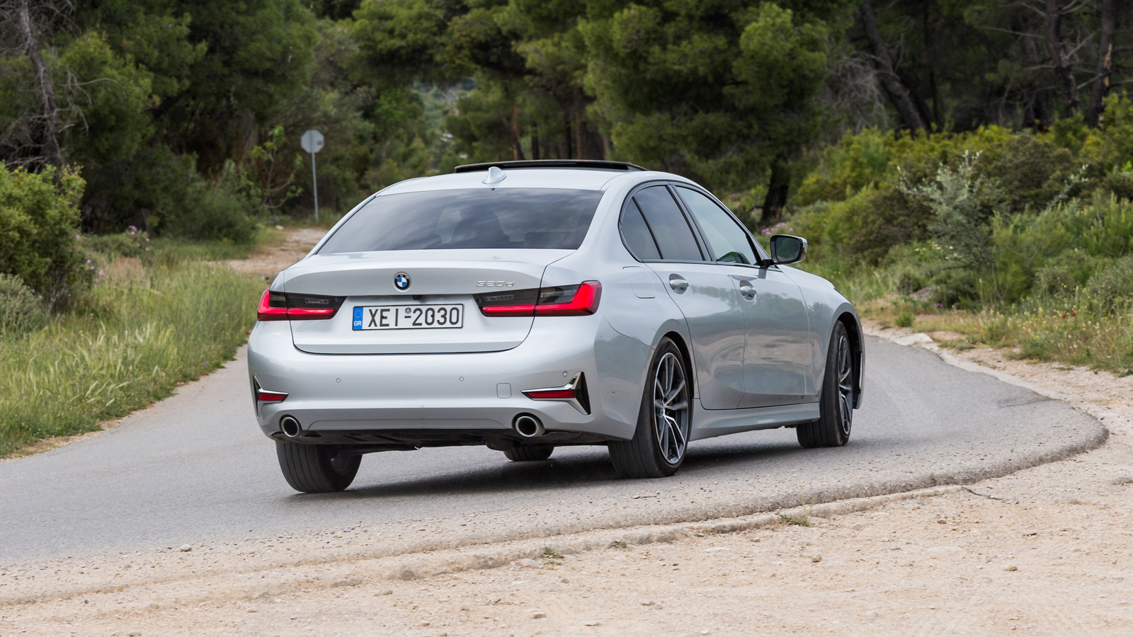 BMW 320d: Μυώδες αμάξωμα και 400 Nm ροπή