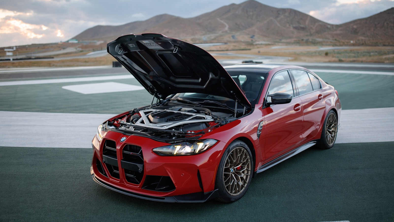 Ο 3λιτρος twin-turbo εξακύλινδρος σε σειρά κινητήρας αποδίδει πλέον 473 ίππους και 550 Nm ροπής.