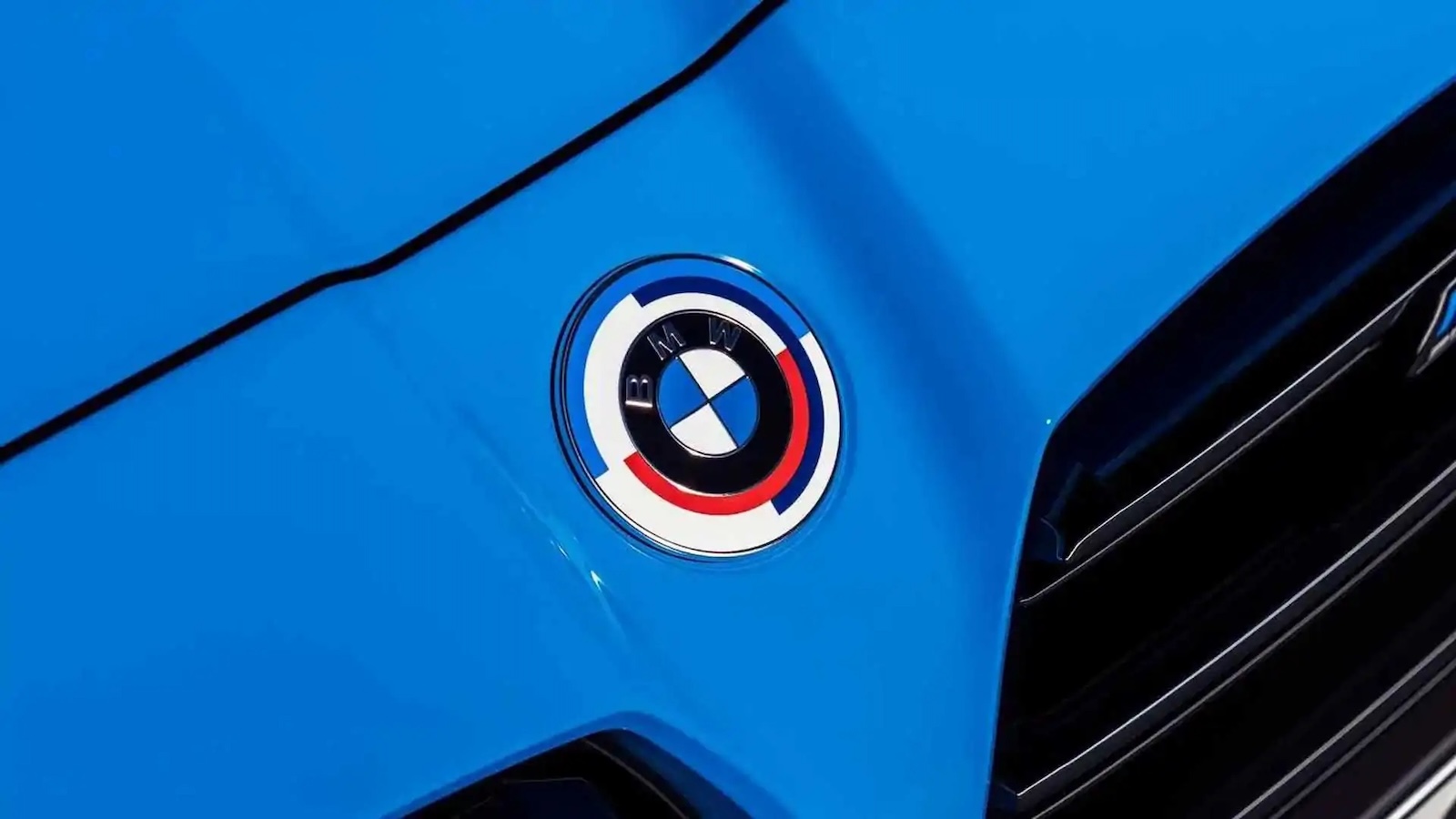 Εκτός Σαλονιού του Παρισιού η BMW: Περικοπές δαπανών από τον νέο CEO Εκτός Σαλονιού του Παρισιού η BMW: Περικοπές δαπανών από τον νέο CEO