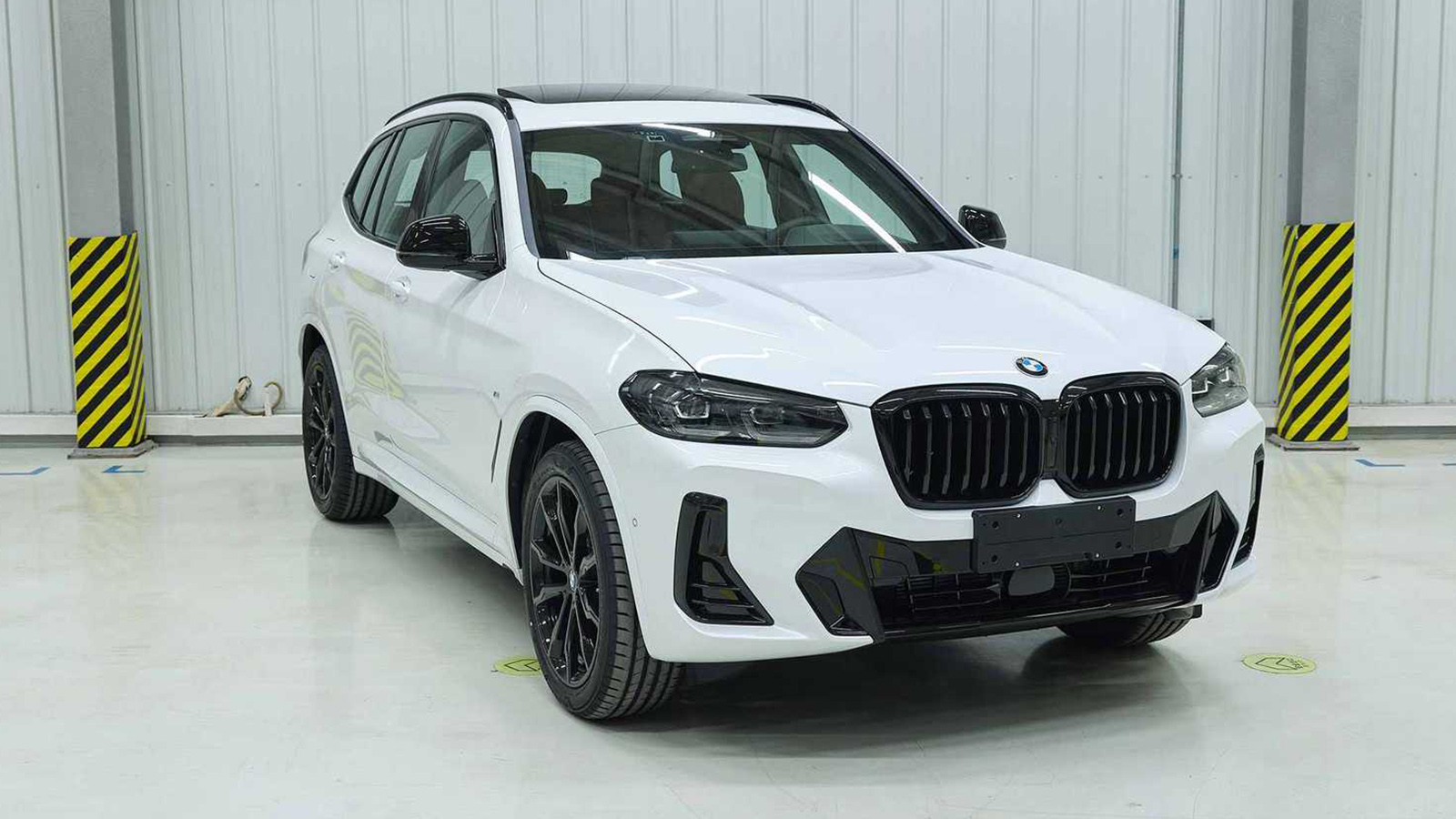 BMW X3 & iX3 σε sport ανανέωση 