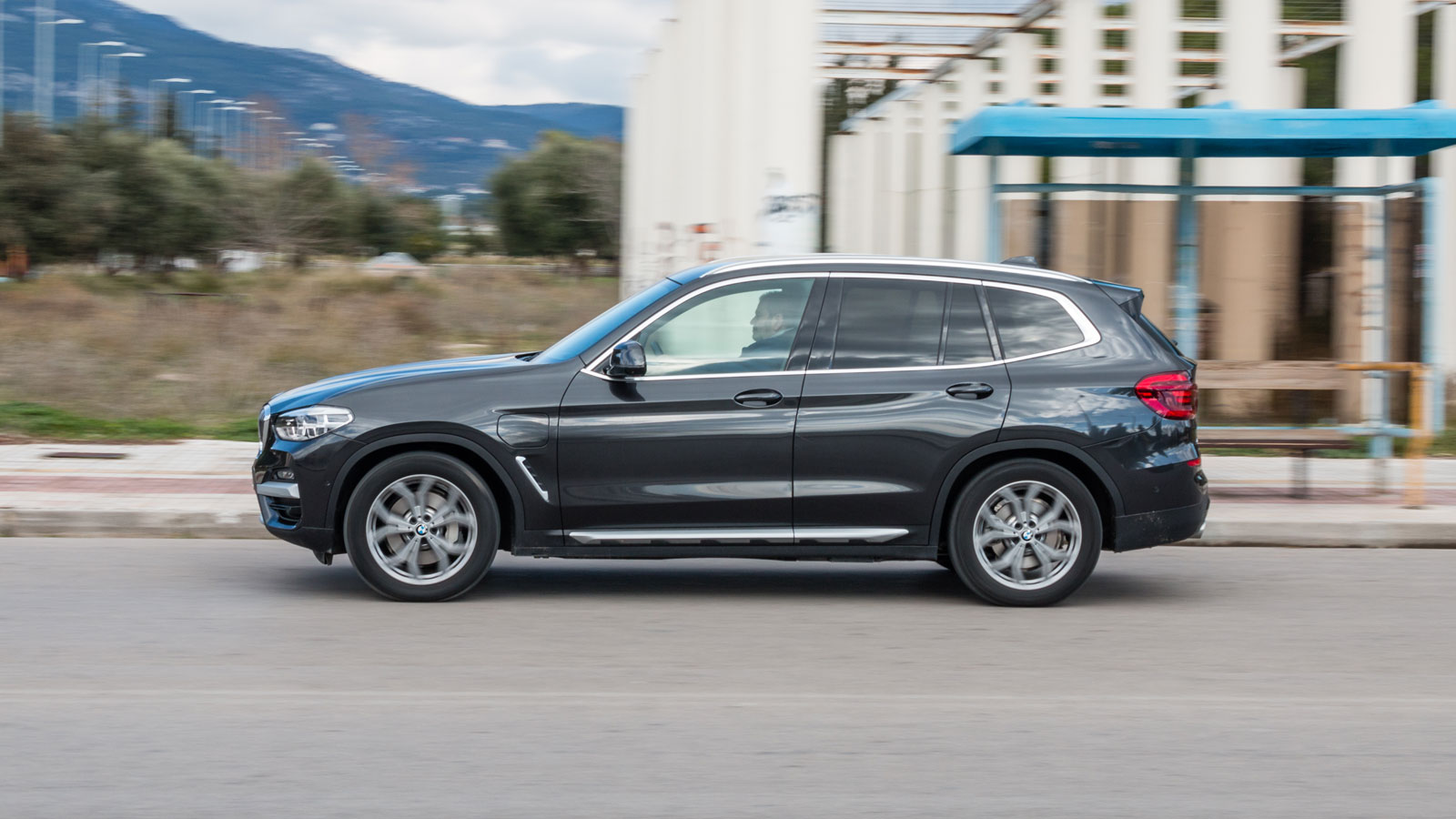 BMW X3 xDrive 30e: 292 ίπποι και 2,5 λίτρα/100 χλμ