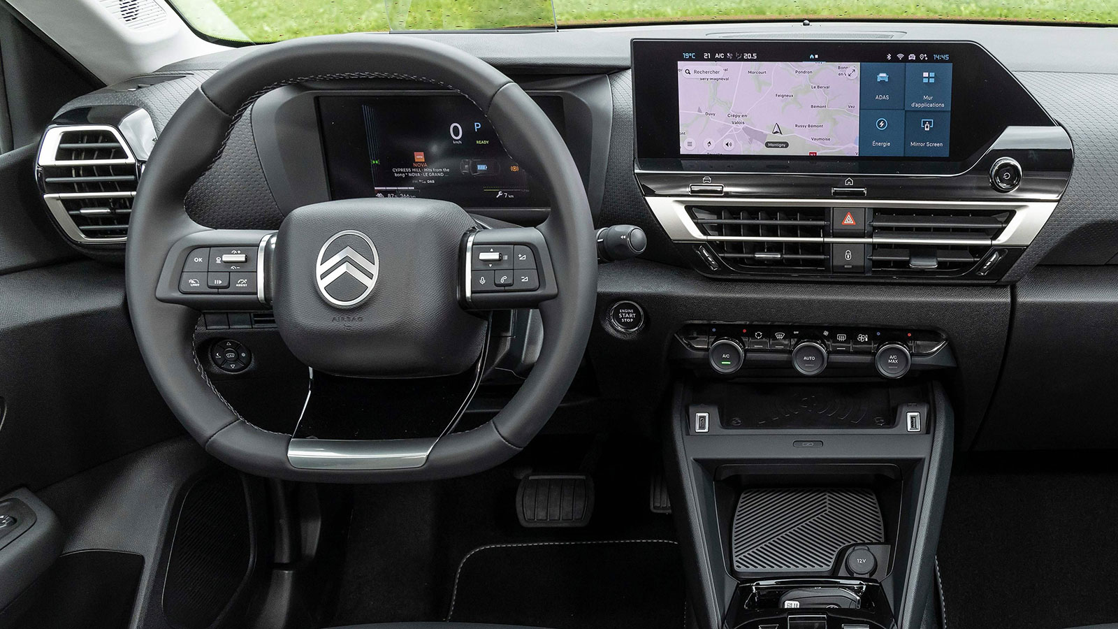 Citroen C4 Hybrid 136 PS VS VW Golf 150 PS