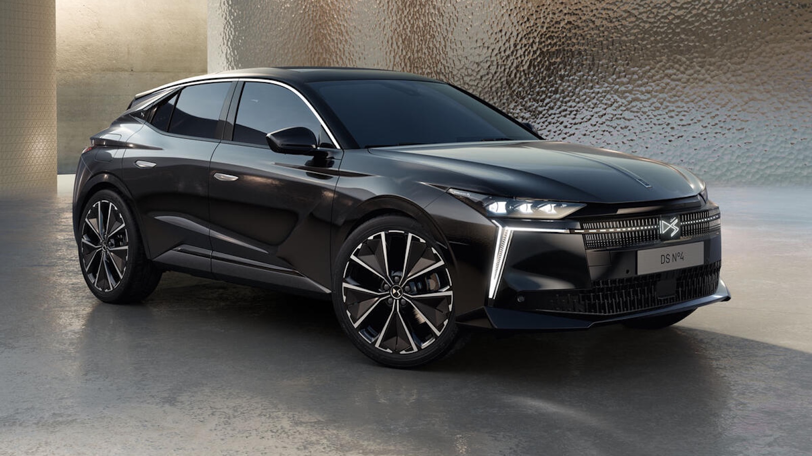 Η τιμή των diesel μοντέλων παραμένει σημαντικά χαμηλότερη από εκείνη των αντίστοιχων ηλεκτρικών, καθιστώντας τα πιο προσιτά στο ευρύ κοινό που πιέζεται οικονομικά.