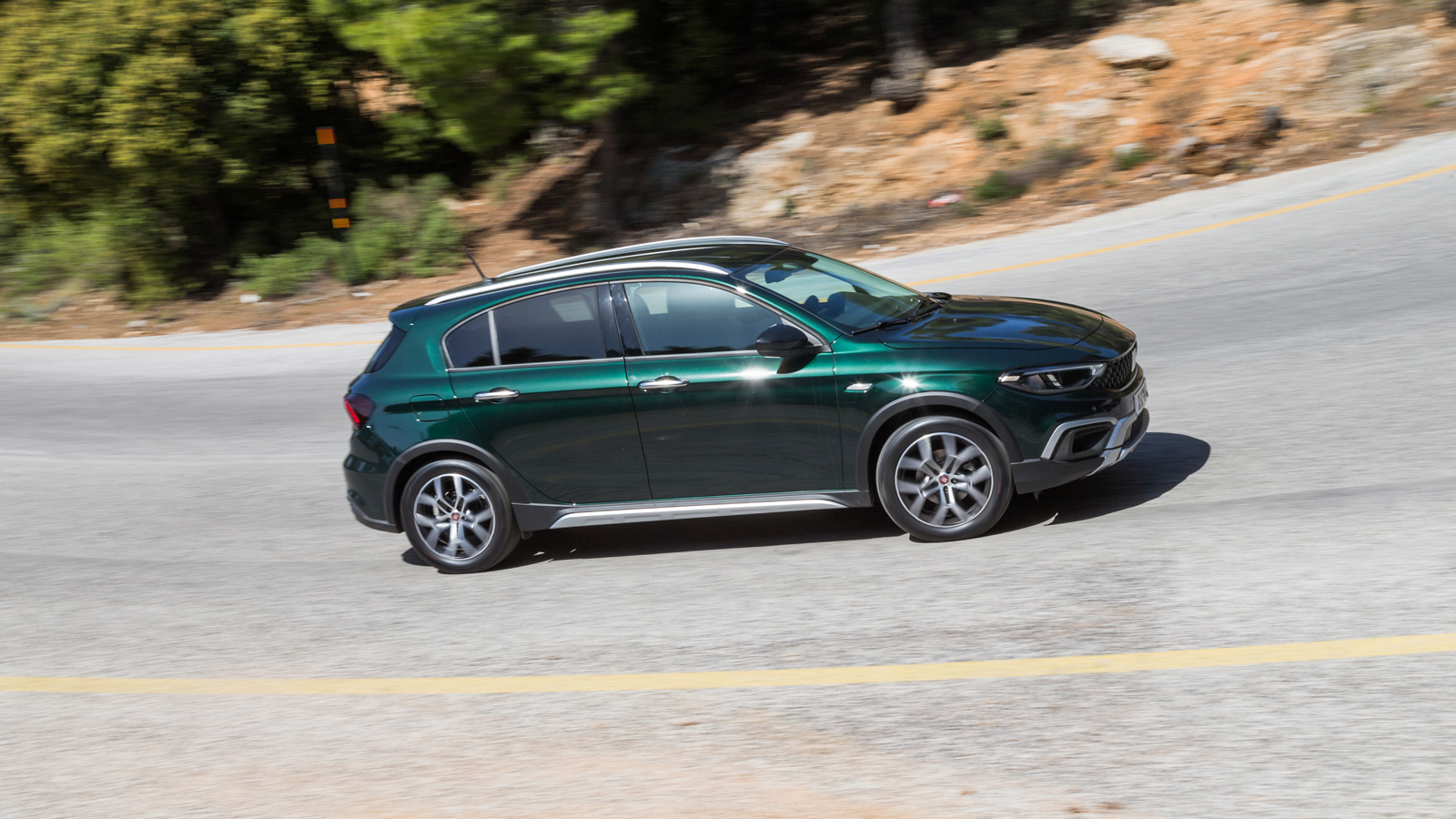 Fiat Tipo Cross: Πάει παντού με 100 ίππους