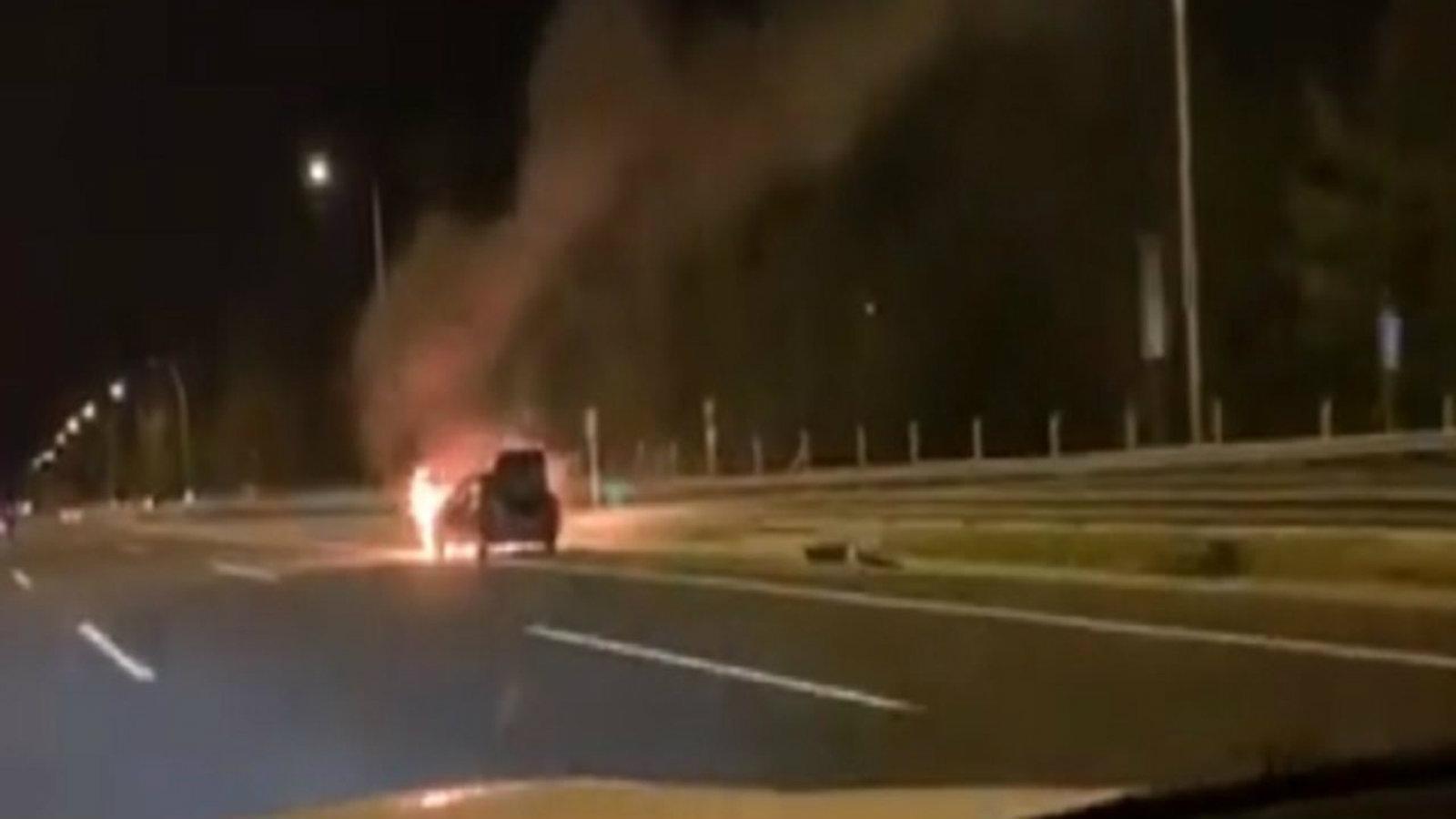 Πανικός επικράτησε στην Eθνική λόγω πυρκαγιάς σε αυτοκίνητο