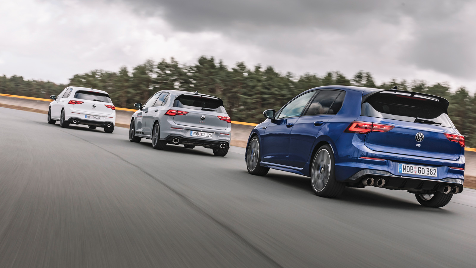 Συγκρίνουμε το VW Golf GTI με το GTI Clubsport και το Golf R