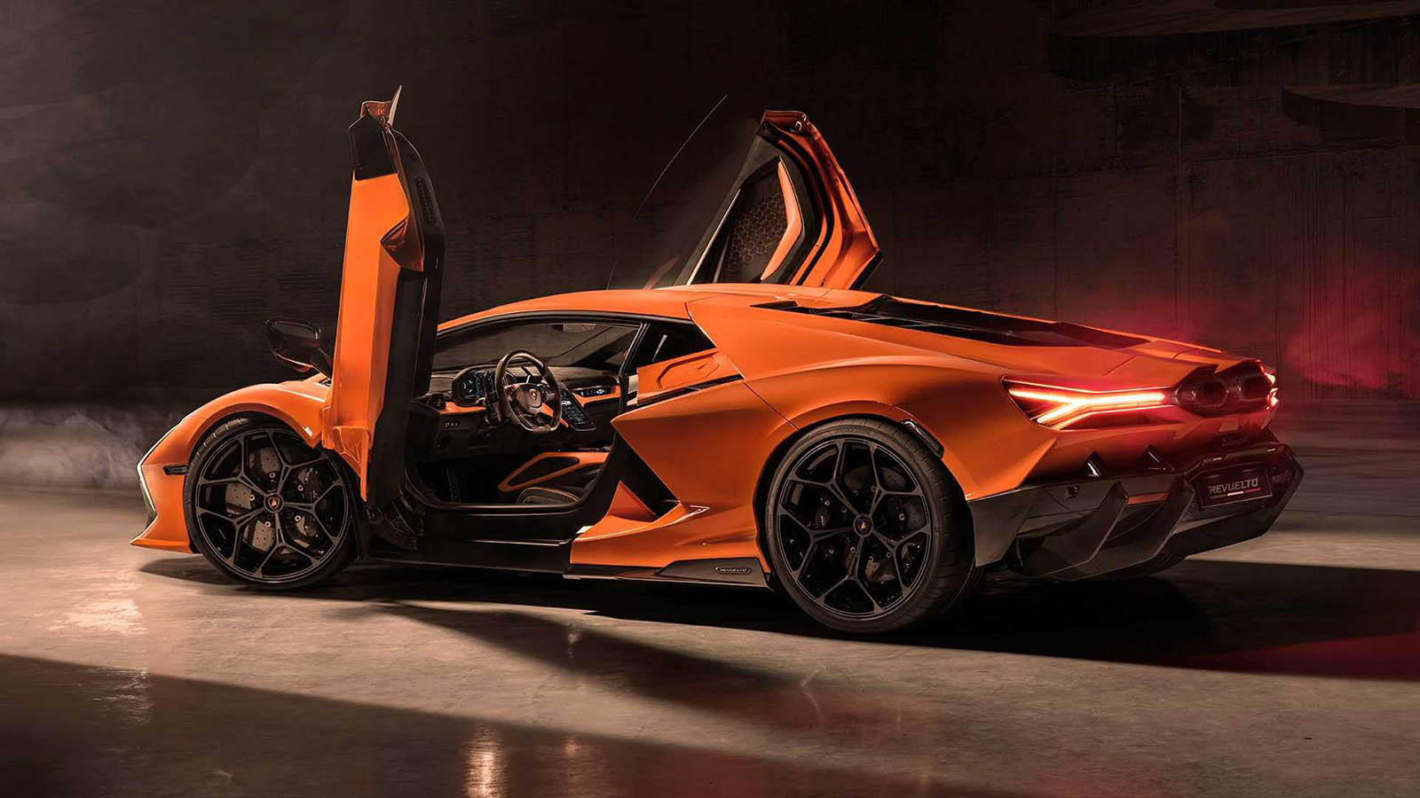 Ξεπούλησε η Lamborghini Revuelto! 