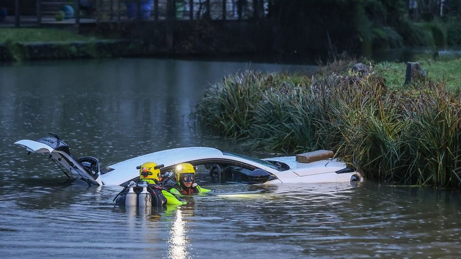 Η νέα Lancia Ypsilon έπεσε στο νερό και... διέρρευσε! 