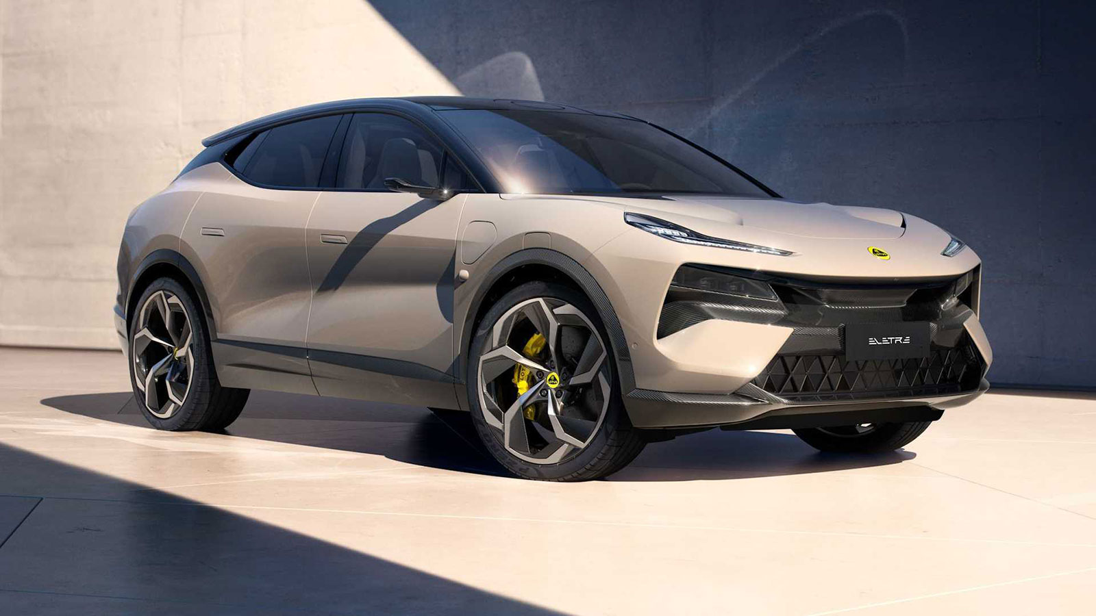 Σε τρεις εκδόσεις έως 918 ίππους η νέα Lotus Eletre