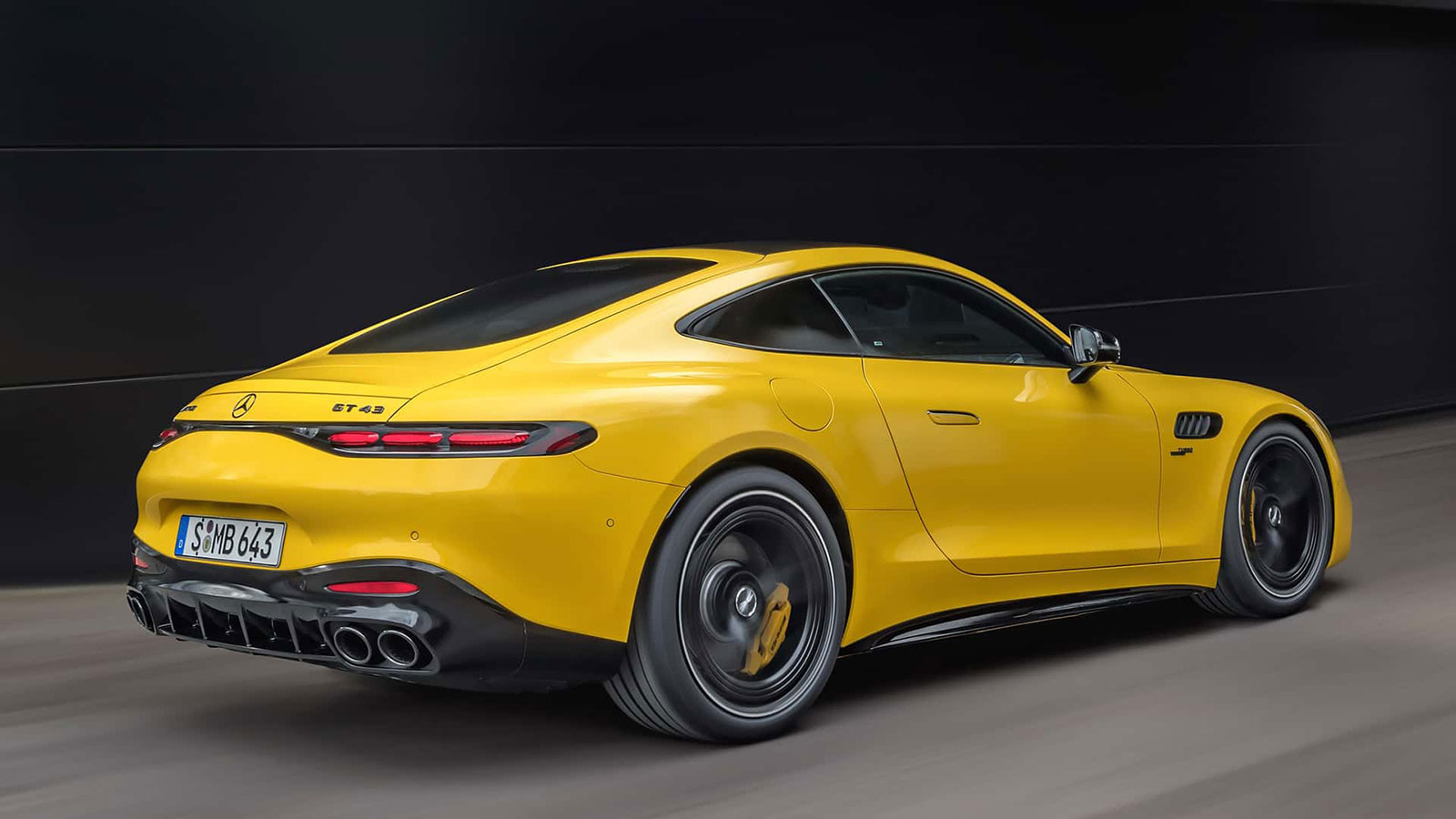 Πρεμιέρα με 421 ίππους για τη νέα Mercedes-AMG GT 43 Coupe