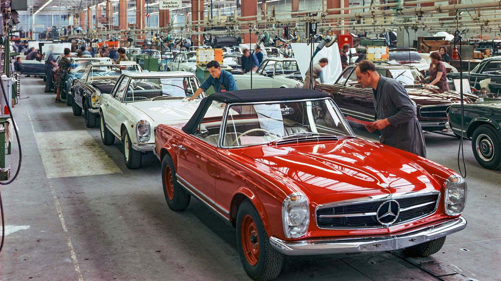 Η Mercedes 230 SL έγινε 60 χρονών