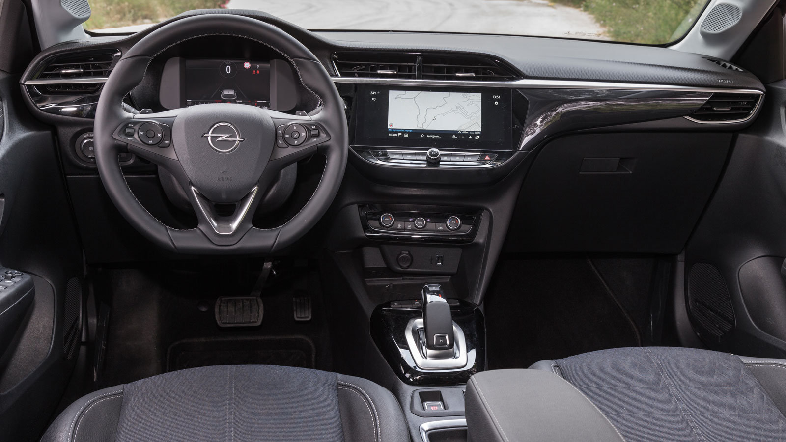 Το Opel Corsa μπορεί να φιλοξενήσει 2 ενήλικες και 1 παιδί, ενώ ο χώρος αποσκευών έχει όγκο 309 λίτρα