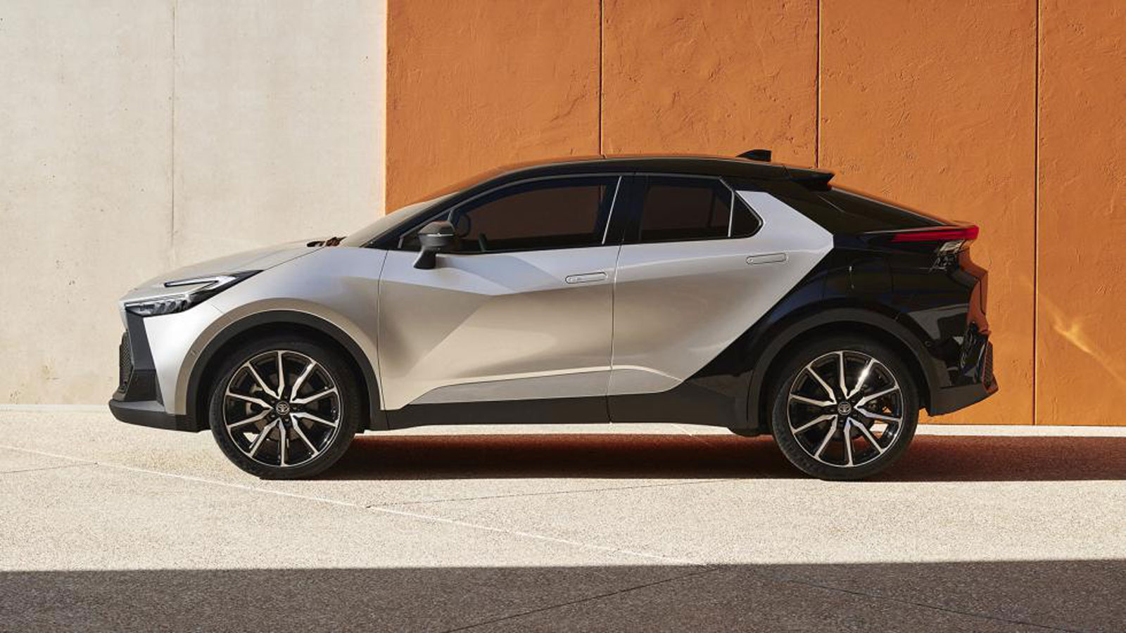 Νέο Toyota C-HR: Έρχεται στην Ελλάδα από 29.300 ευρώ 