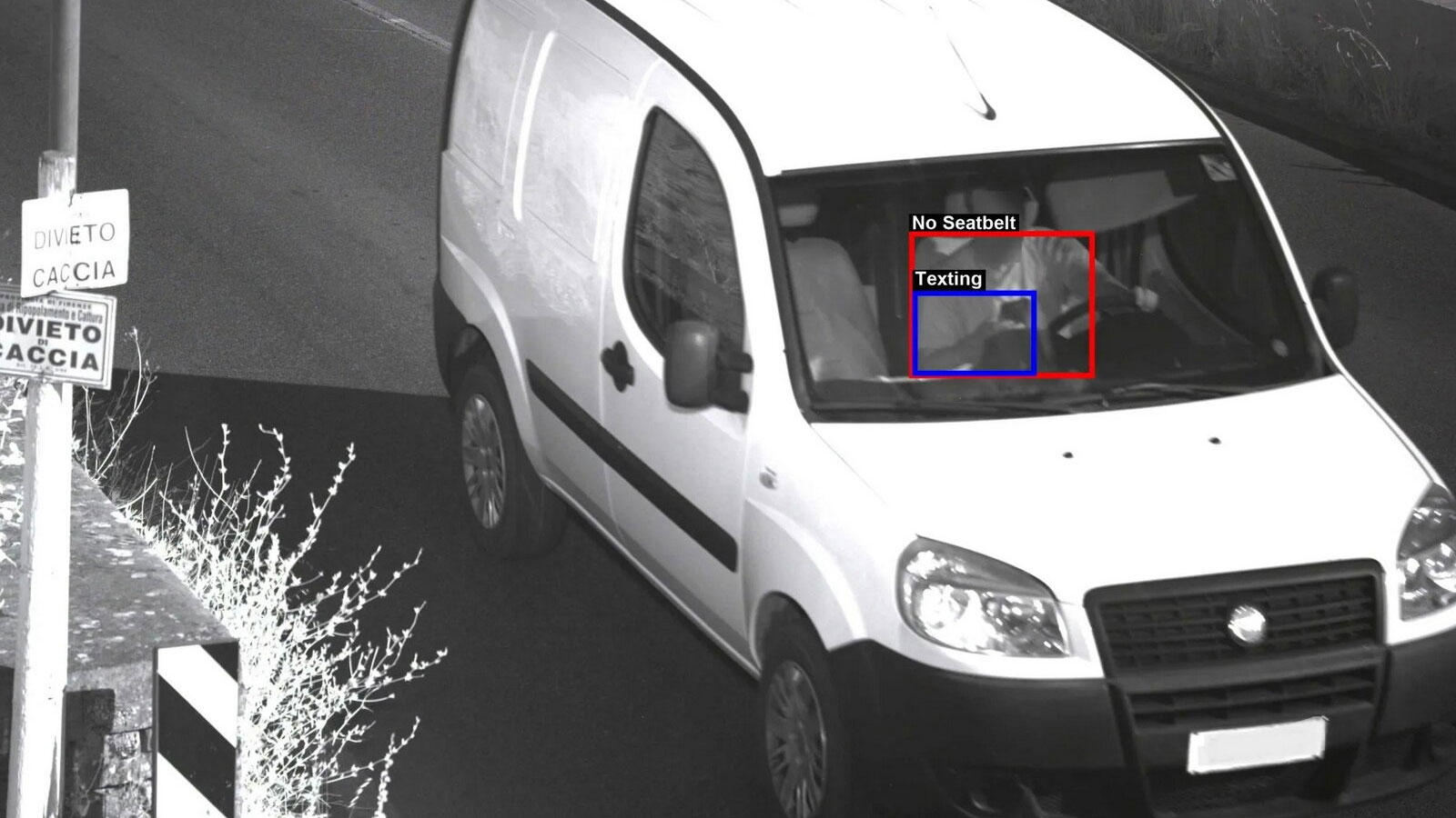 SafeDrive: Η κάμερα με AI που «κοιτάζει» μέσα στο αυτοκίνητο