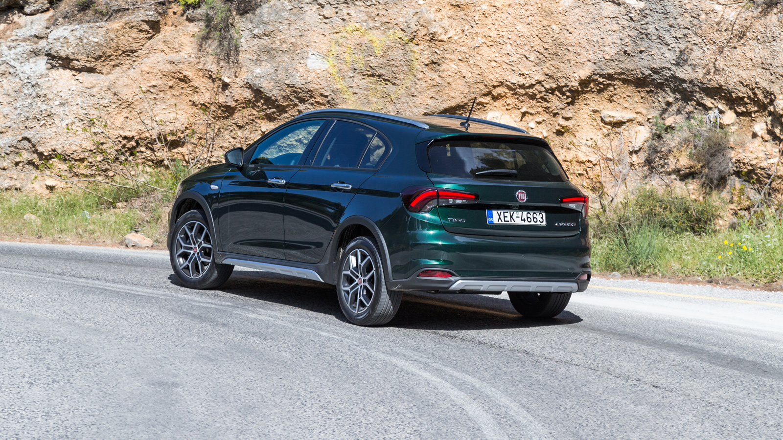 Fiat Tipo Cross: Πάει παντού με 100 ίππους