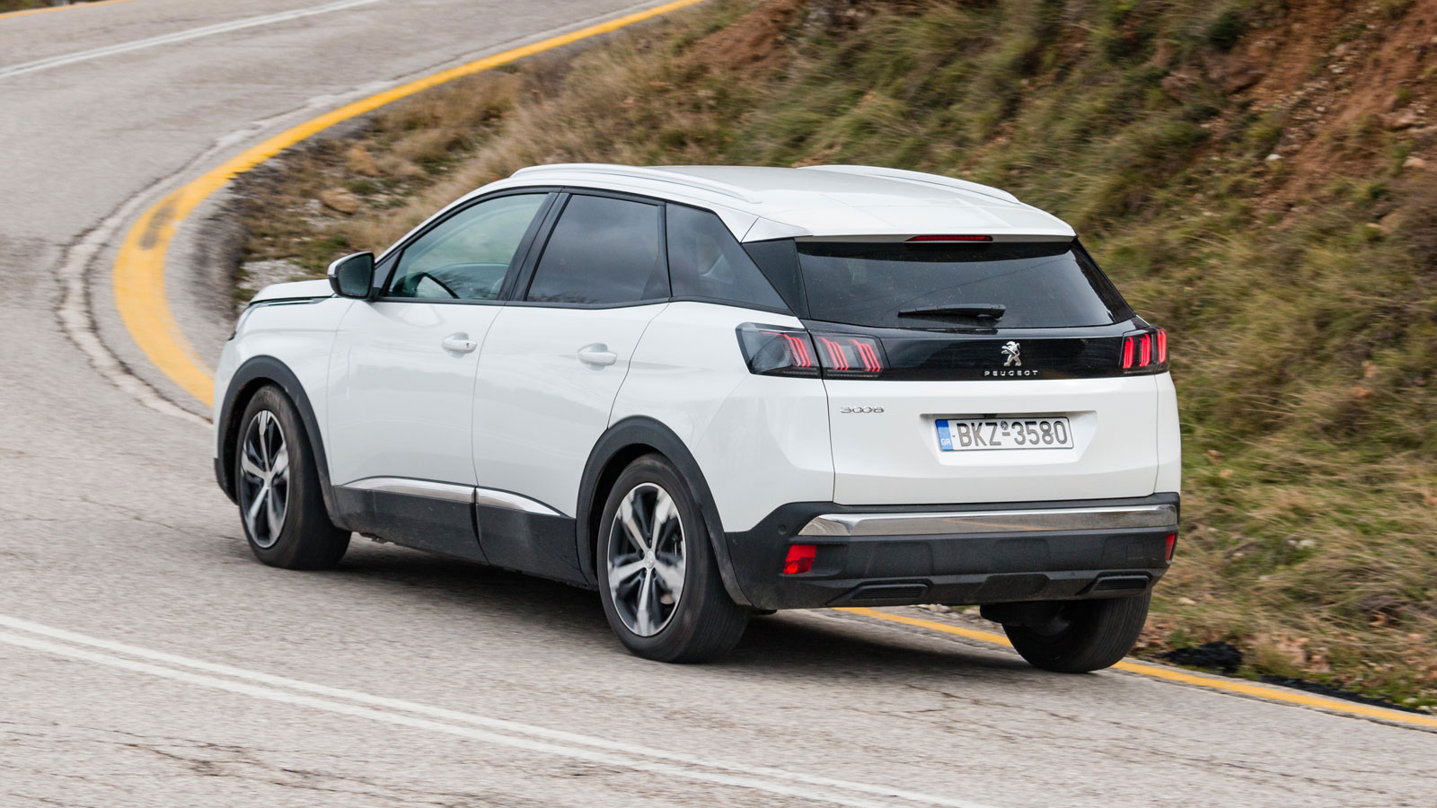 Peugeot 3008: Οδηγοκεντρικό, diesel με 130 ίππους