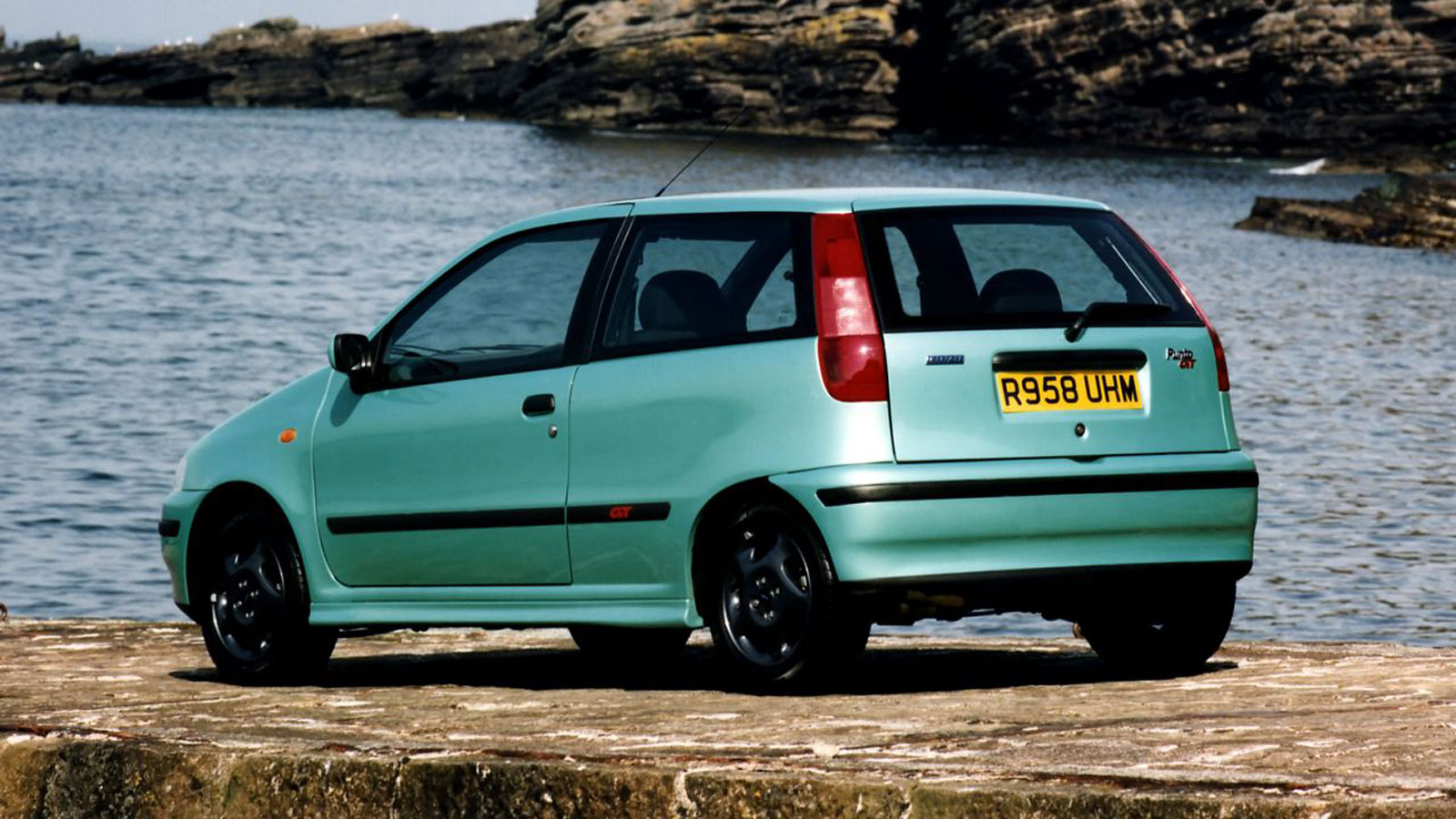 Μάχη των 90s: Fiat Punto GT VS Peugeot 106 Rallye