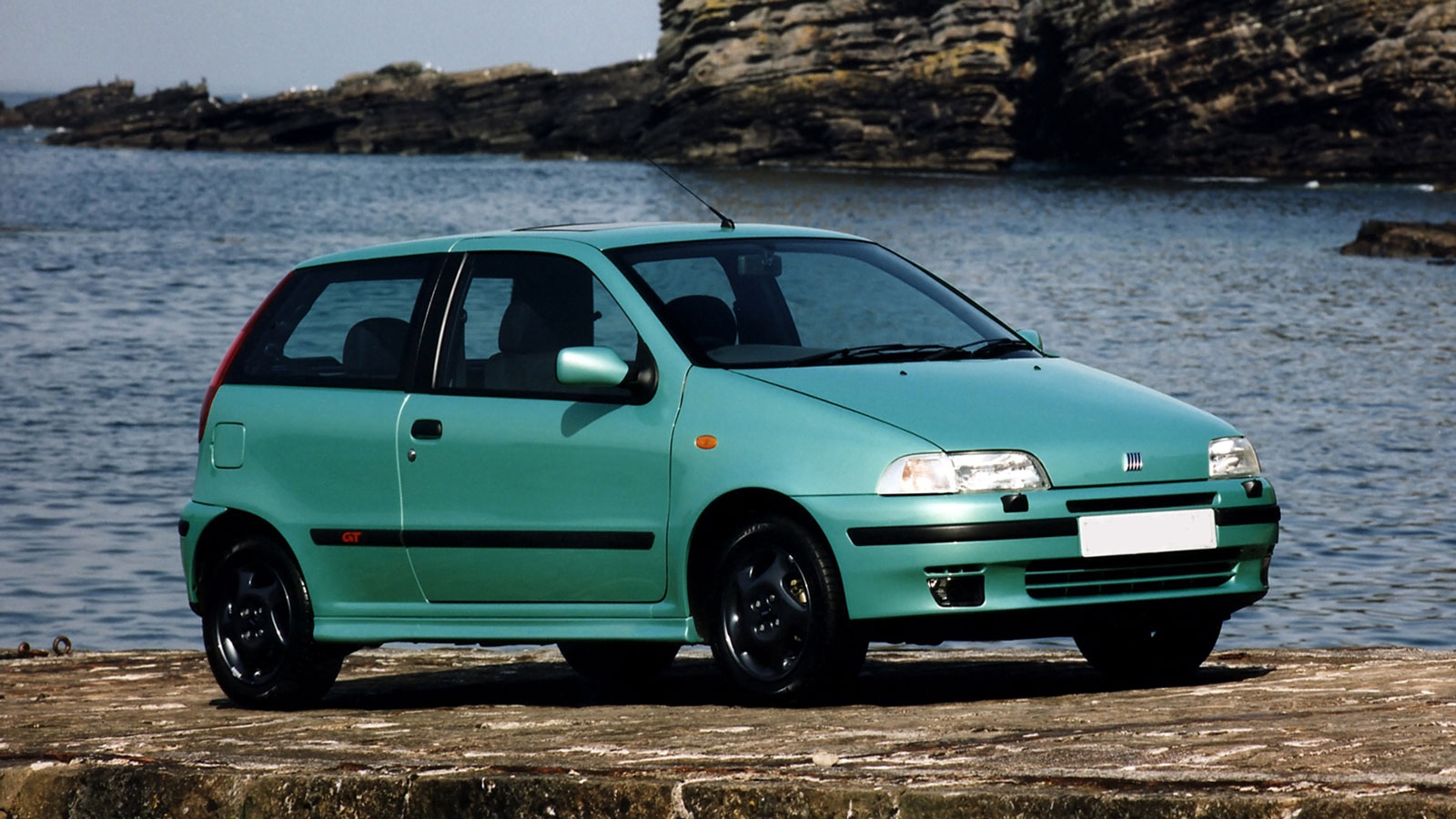 Μάχη των 90s: Fiat Punto GT VS Peugeot 106 Rallye