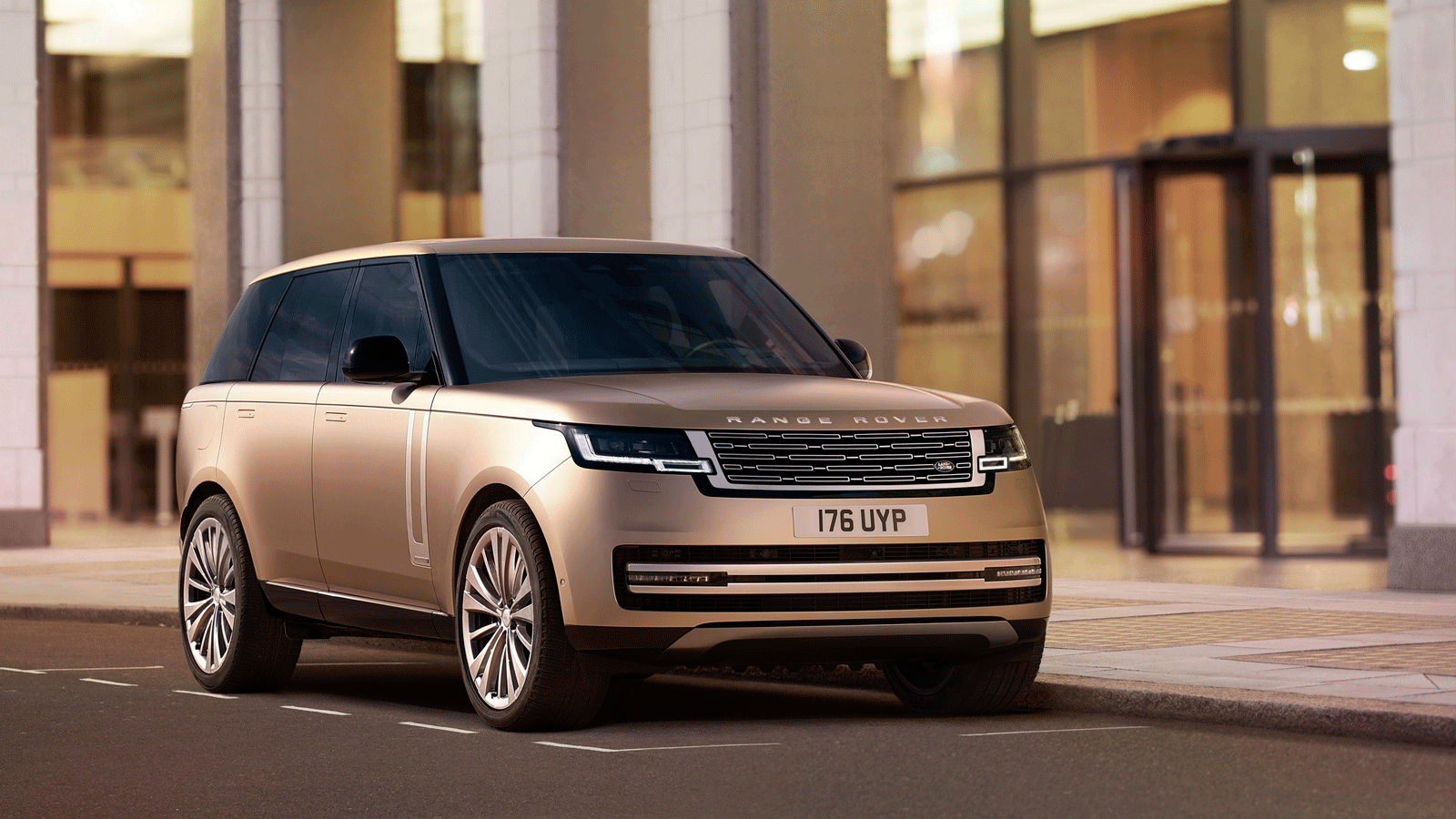 Παρουσιάστηκε το νέο Land Rover Range Rover