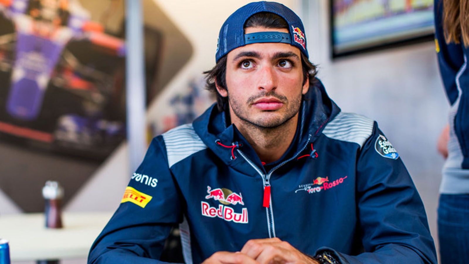 Mένει στην Τοro Rosso ο Carlos Sainz renault