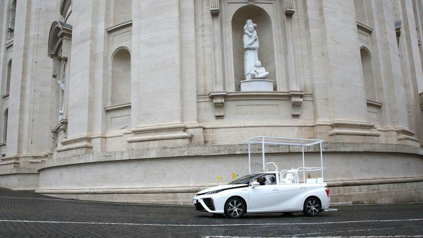 Τοyota Mirai με υδρογόνο το νέο αυτοκίνητο του Πάπα