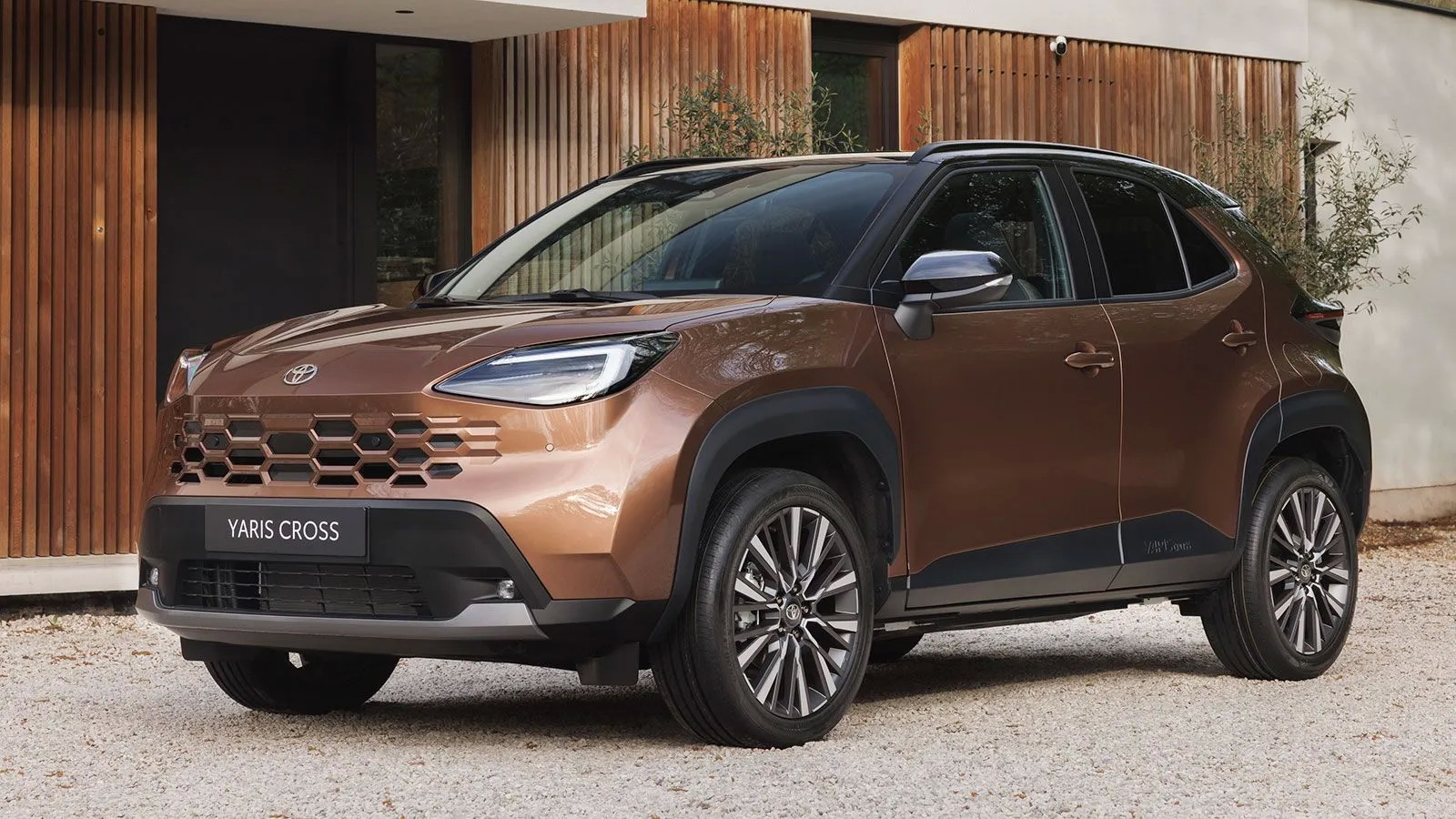 Οι τιμές και οι εκδόσεις του ανανεωμένου Toyota Yaris Cross Οι τιμές και οι εκδόσεις του ανανεωμένου Toyota Yaris Cross