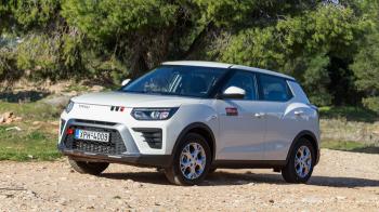 Δοκιμάζουμε και βαθμολογούμε το KGM Tivoli 163 PS A/T 4X4.
